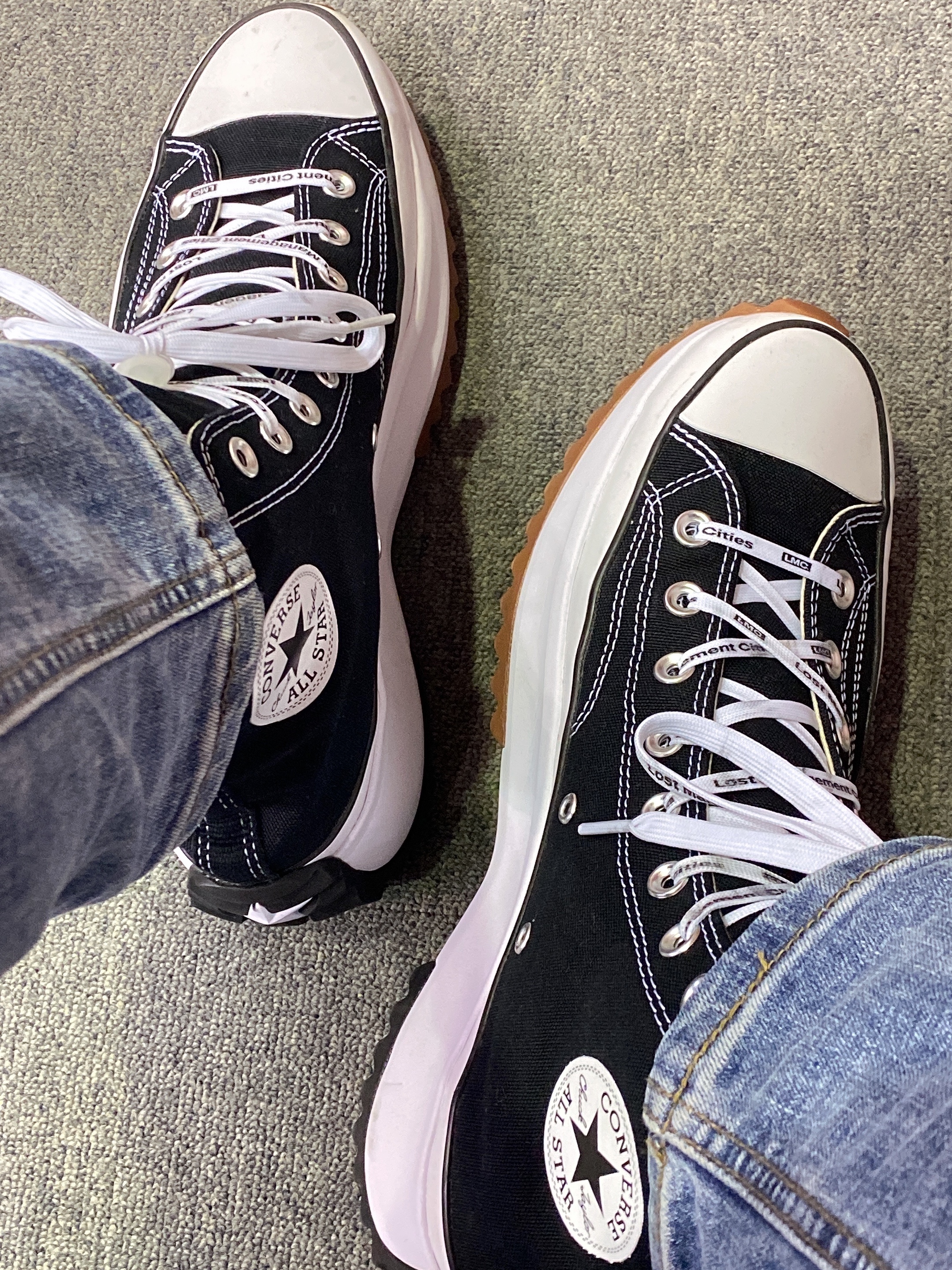 Converse Run Star Hike Hi Black White Gum 착용 스타일