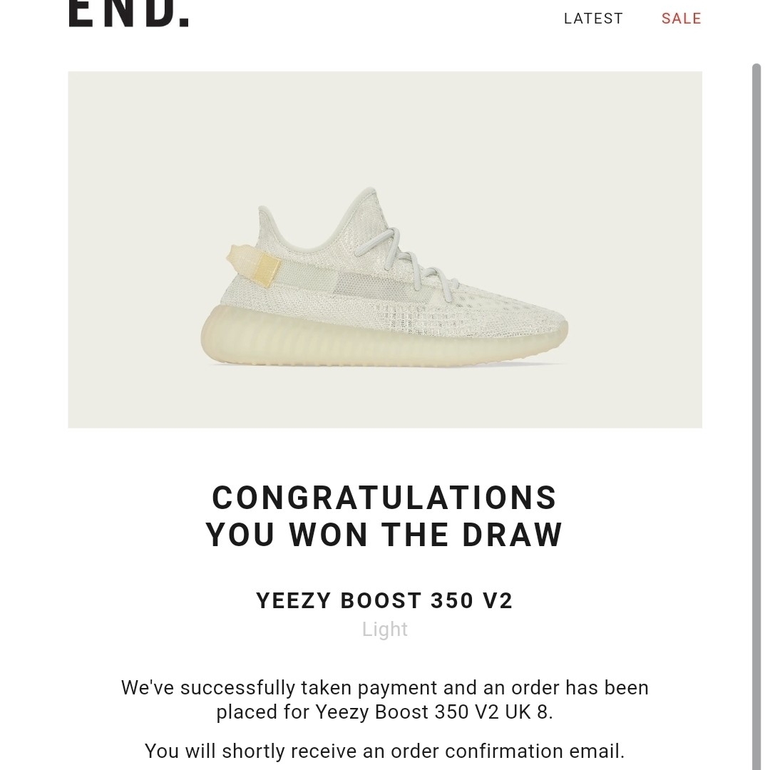 Adidas Yeezy Boost 350 V2 Light 착용 스타일