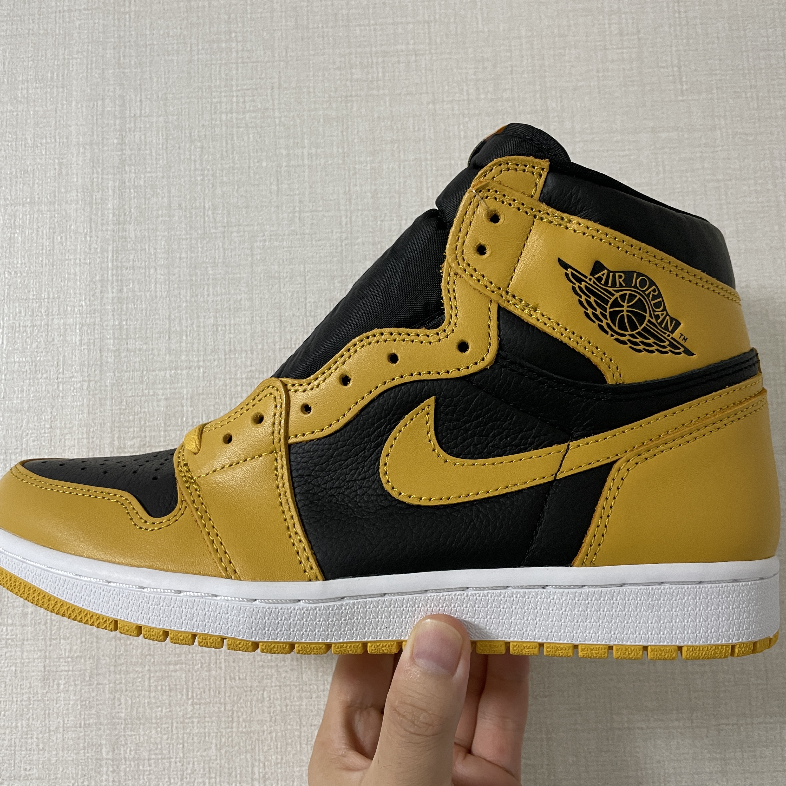 Jordan 1 Retro High OG Pollen 착용 스타일 - 3