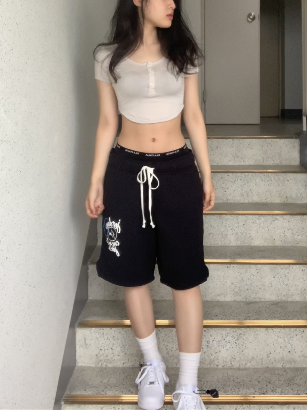 Jordan x Travis Scott x Fragment Shorts Black (DJ0617-010), (W) Nike Air Force 1 '07 Low White 착용 스타일 - 4