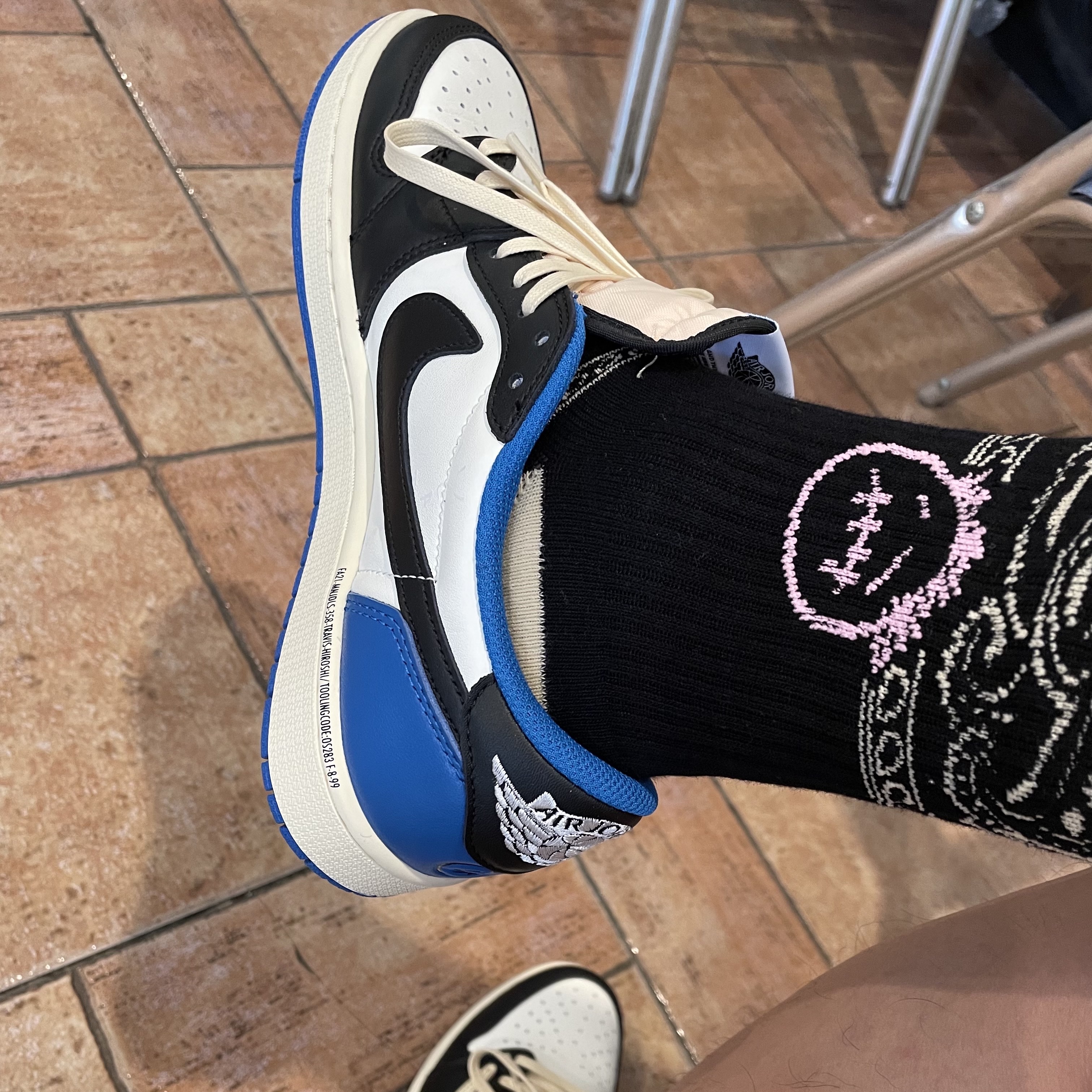 Jordan 1 x Travis Scott x Fragment Retro Low OG SP Military Blue 착용 스타일 - 1