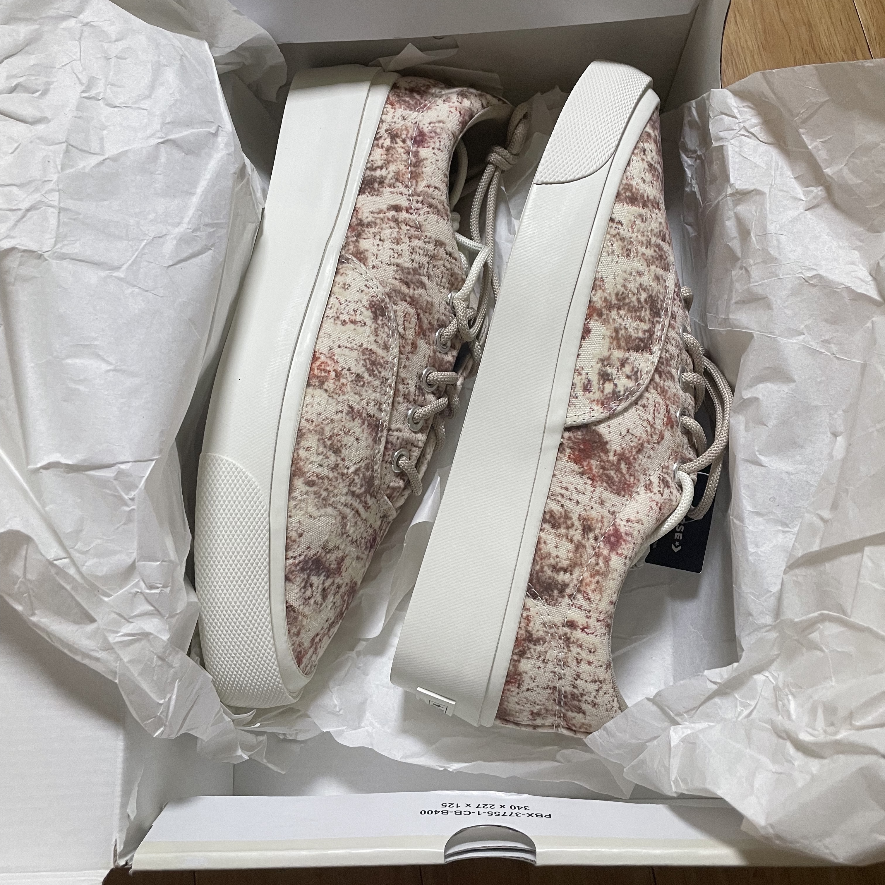 Converse x John Elliott Skid Grip Ox Antique White 착용 스타일 - 2