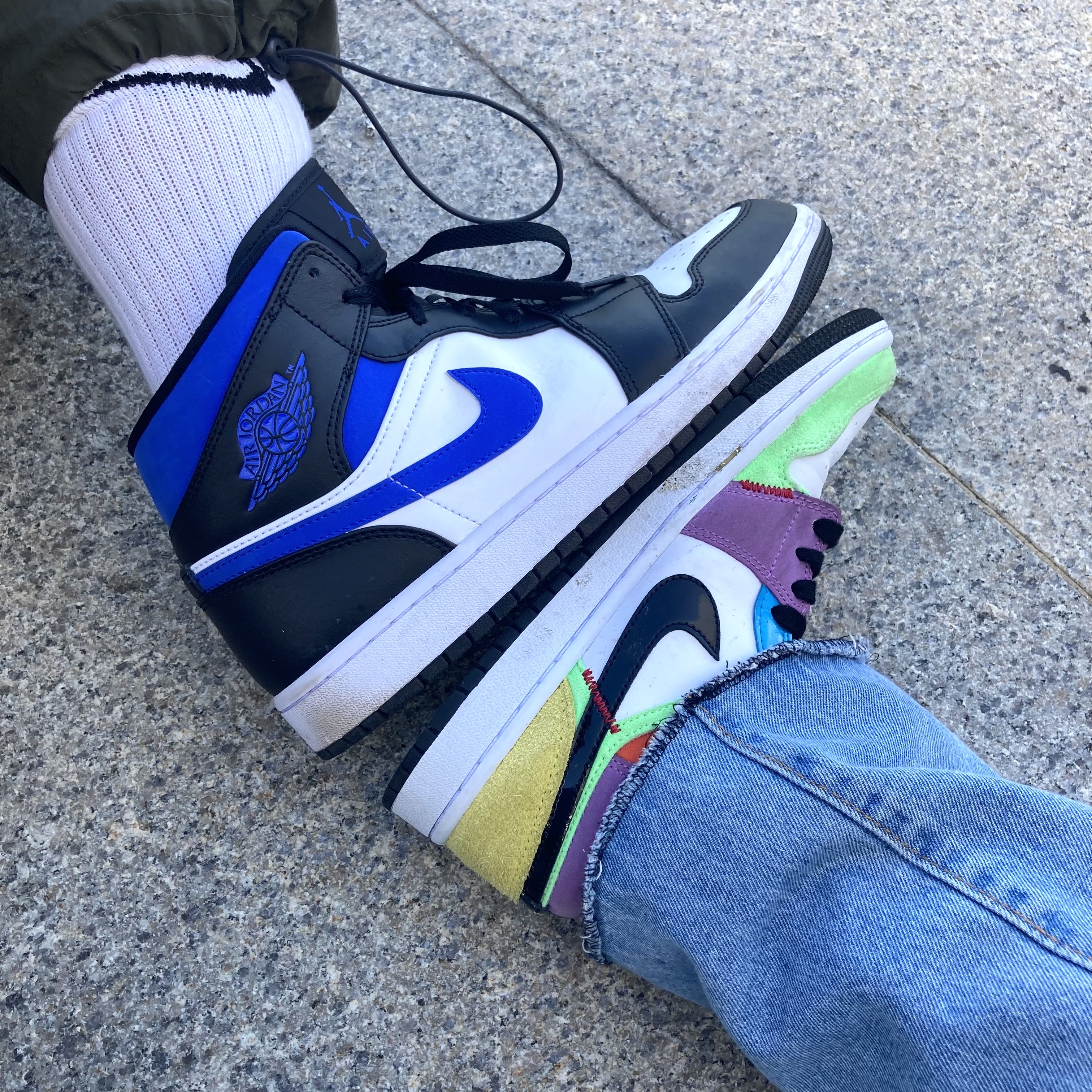 (W) Jordan 1 Mid SE Multi-Color Lightbulb, Jordan 1 Mid Racer Blue 착용 스타일 - 2