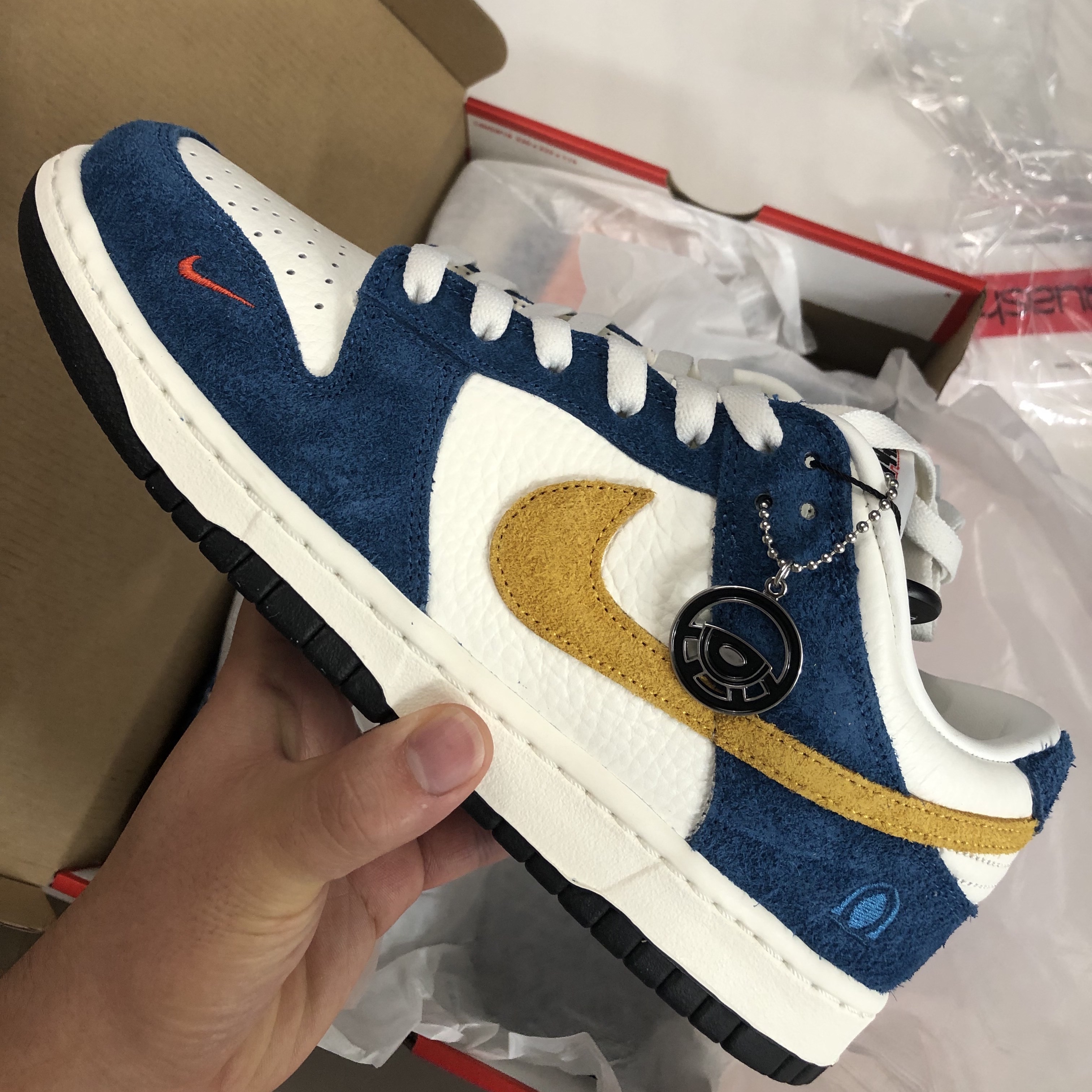 Nike x Kasina Dunk Low 80's Bus 착용 스타일