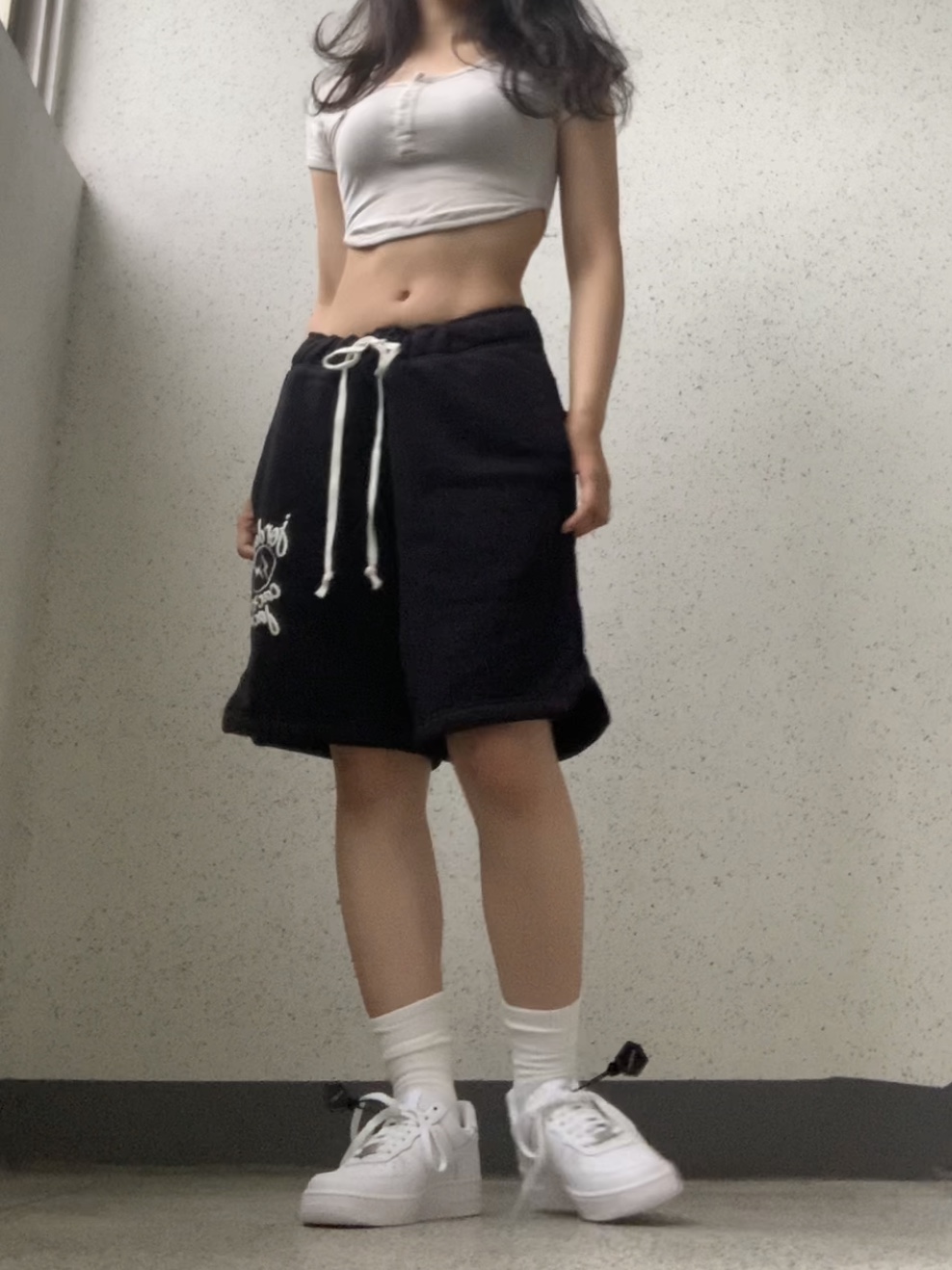 Jordan x Travis Scott x Fragment Shorts Black (DJ0617-010), (W) Nike Air Force 1 '07 Low White 착용 스타일 - 3
