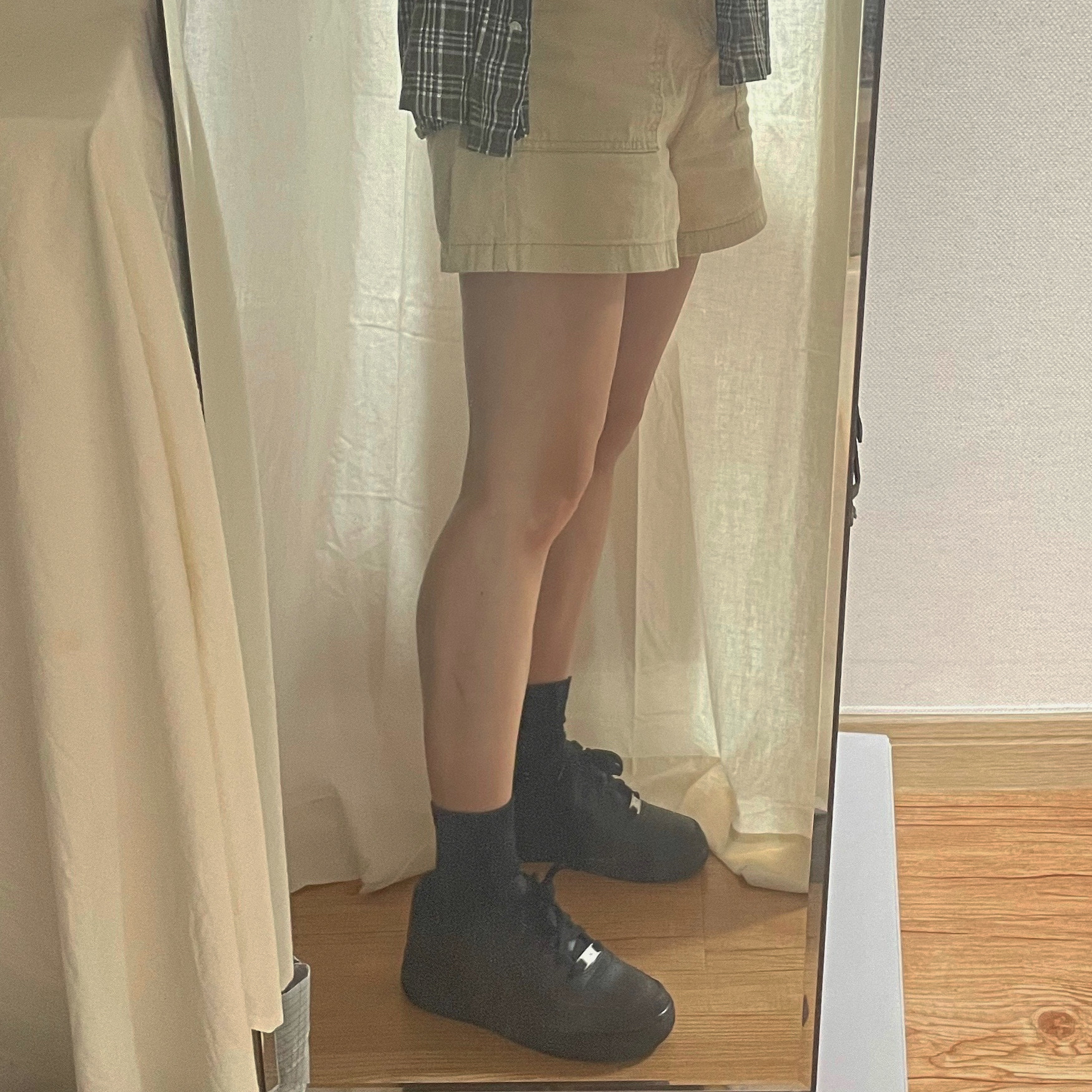Nike Air Force 1 '07 Low Triple Black 착용 스타일