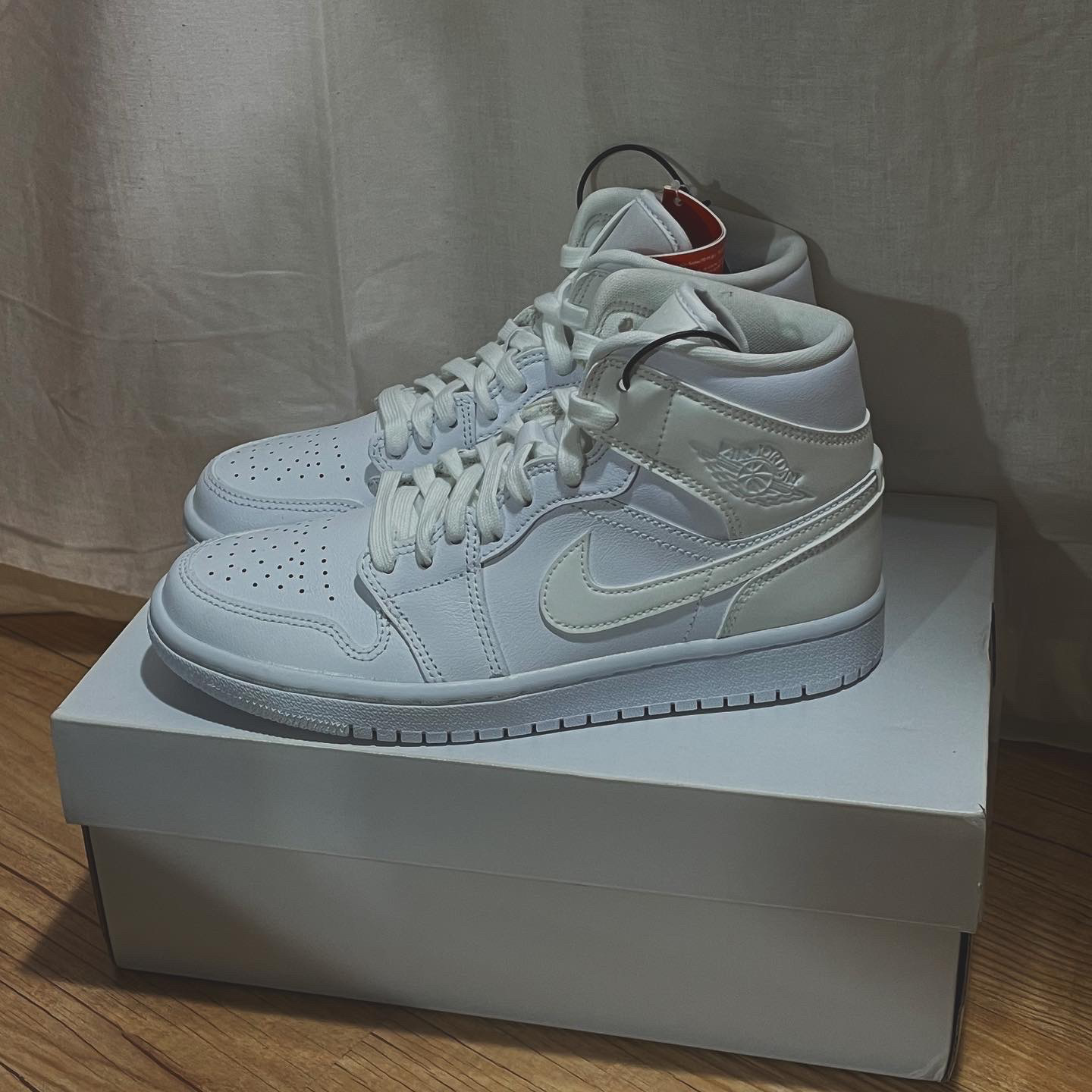 (W) Jordan 1 Mid White Ivory 착용 스타일