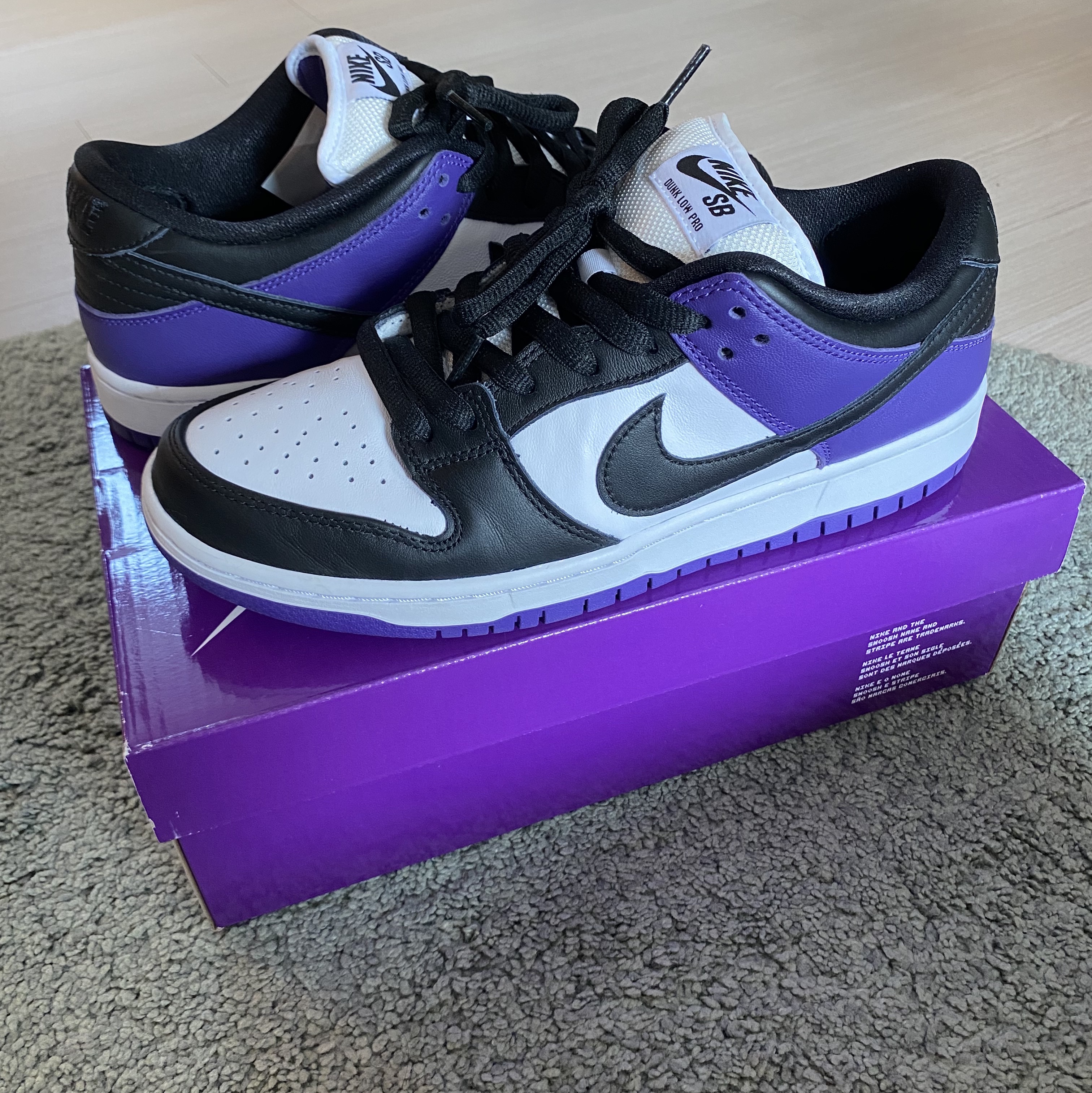 Nike SB Dunk Low Pro Court Purple 착용 스타일 - 1