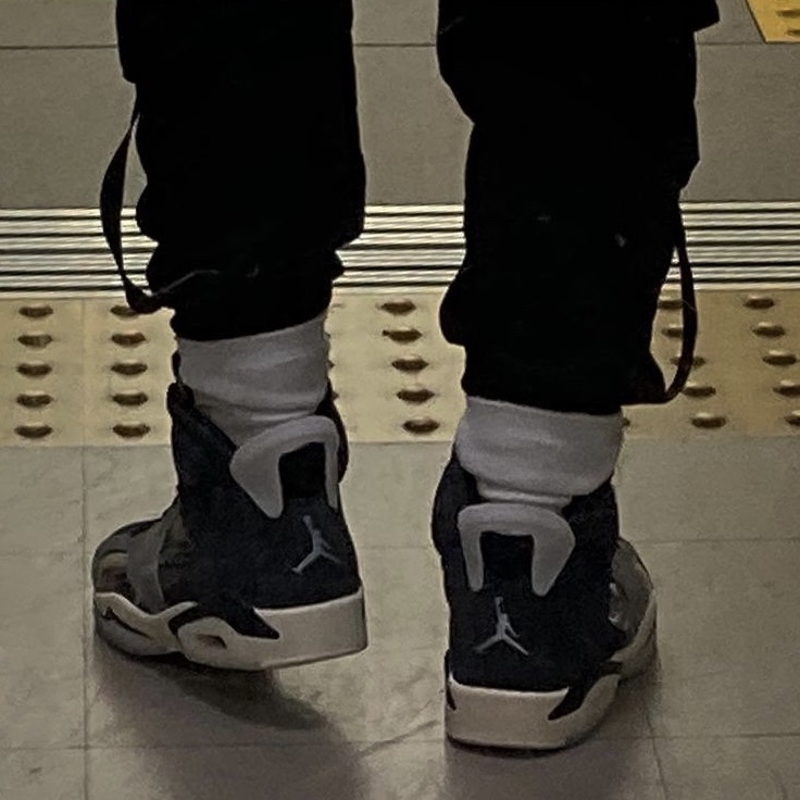 Jordan 6 x Paris Saint-Germain Retro Iron Grey 착용 스타일