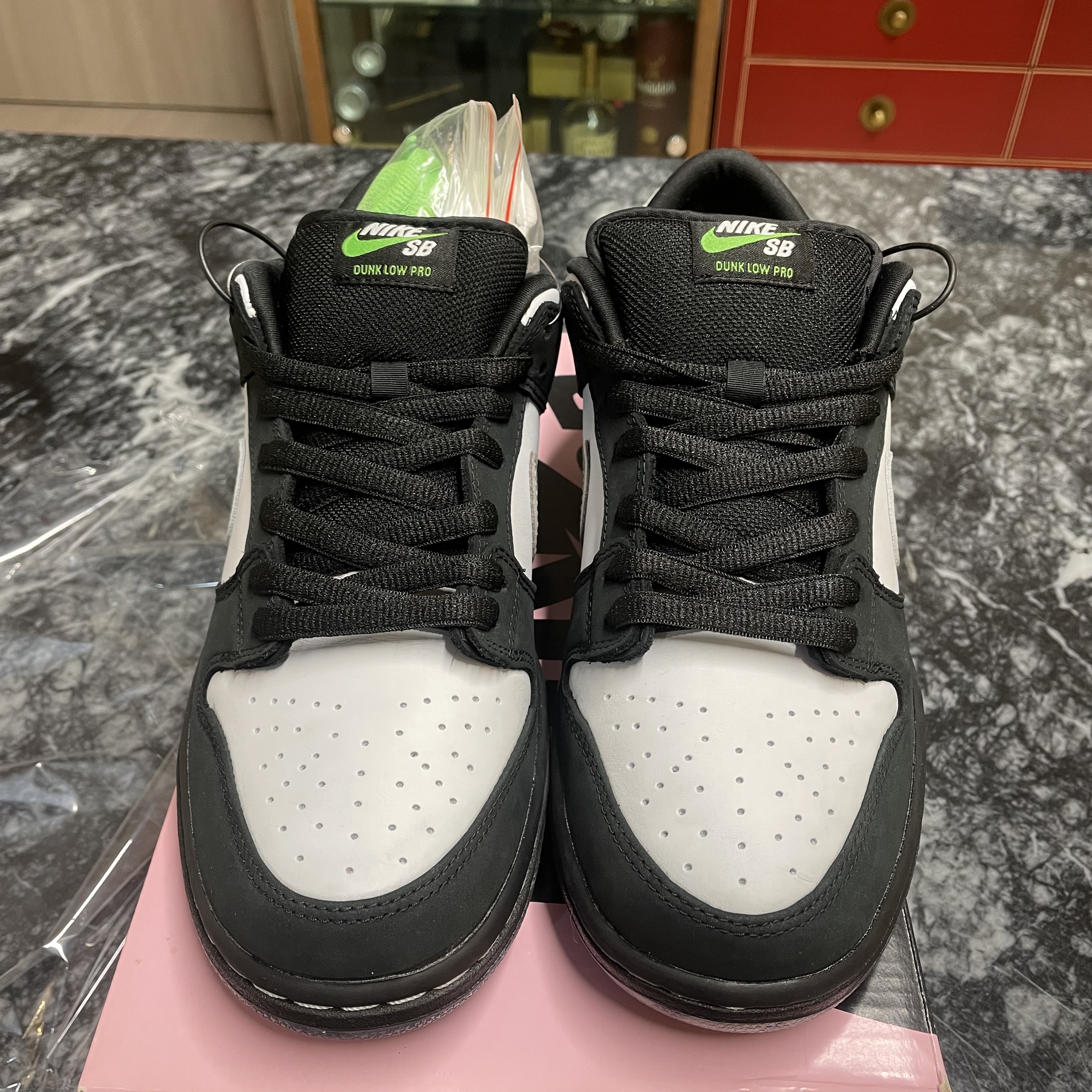 Nike x Staple SB Dunk Low Panda Pigeon 착용 스타일 - 4