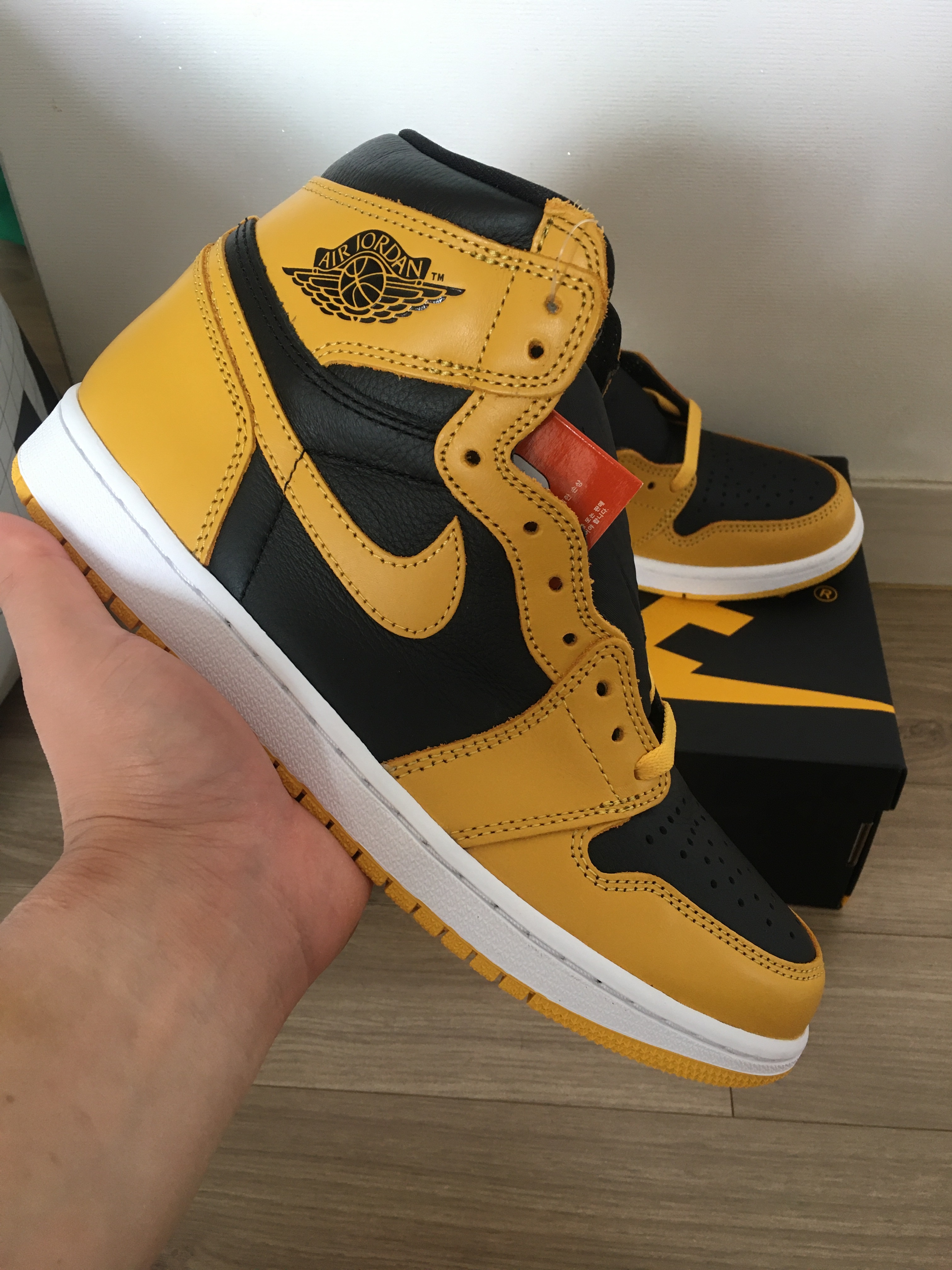 Jordan 1 Retro High OG Pollen, (GS) Jordan 1 Retro High OG Pollen 착용 스타일 - 2