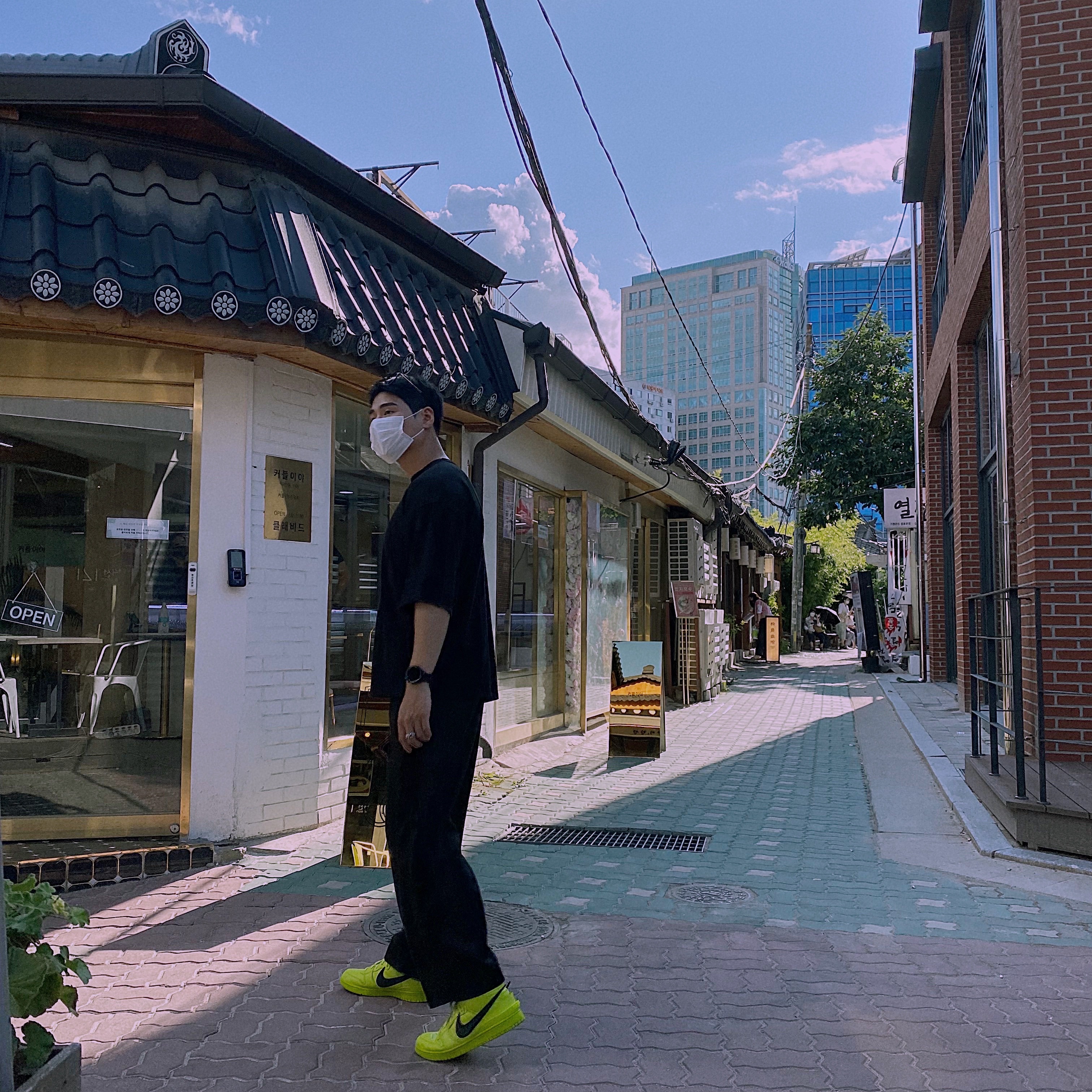 Nike x Ambush Dunk High Flash Lime 착용 스타일 - 2