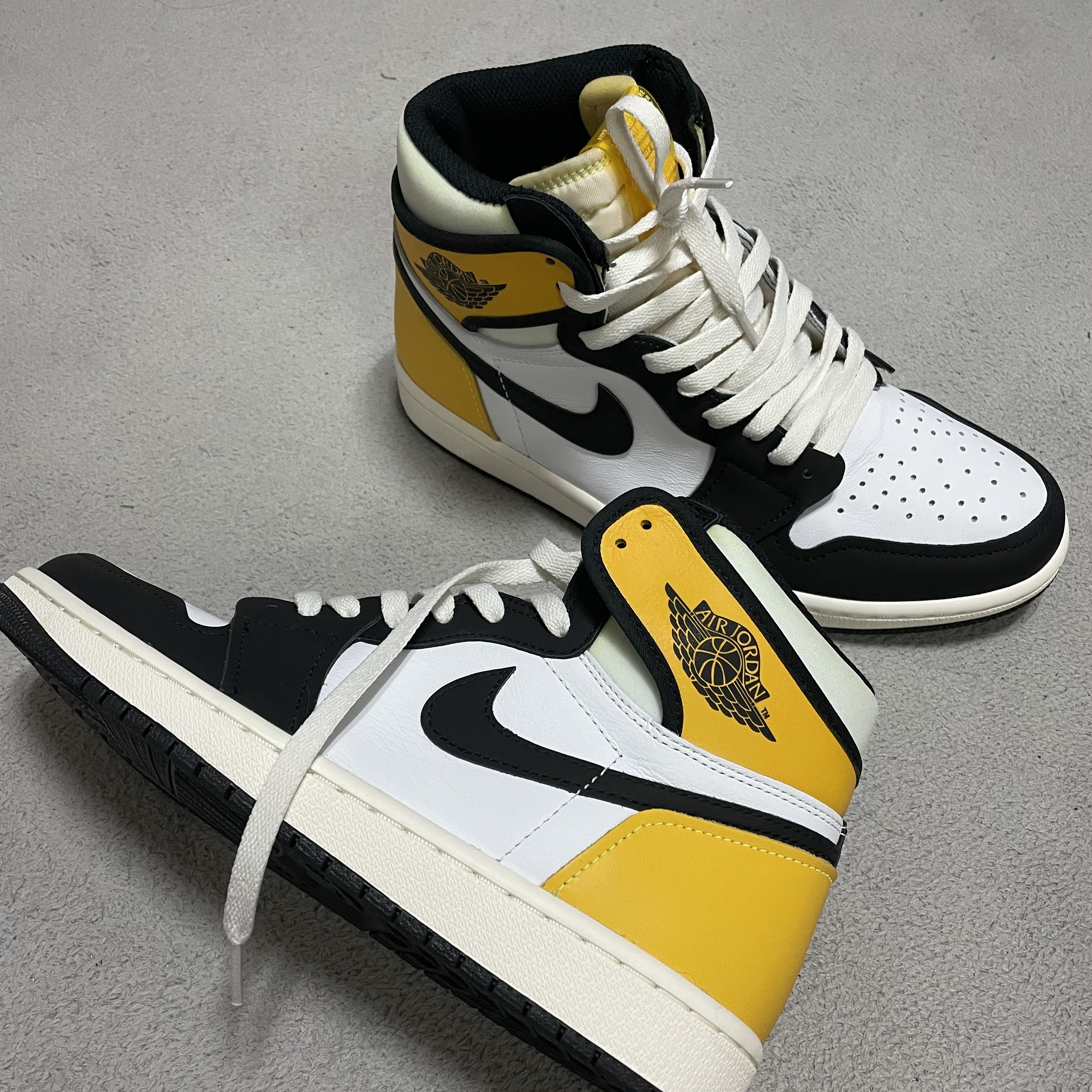 Jordan 1 Retro High OG Volt Gold 착용 스타일
