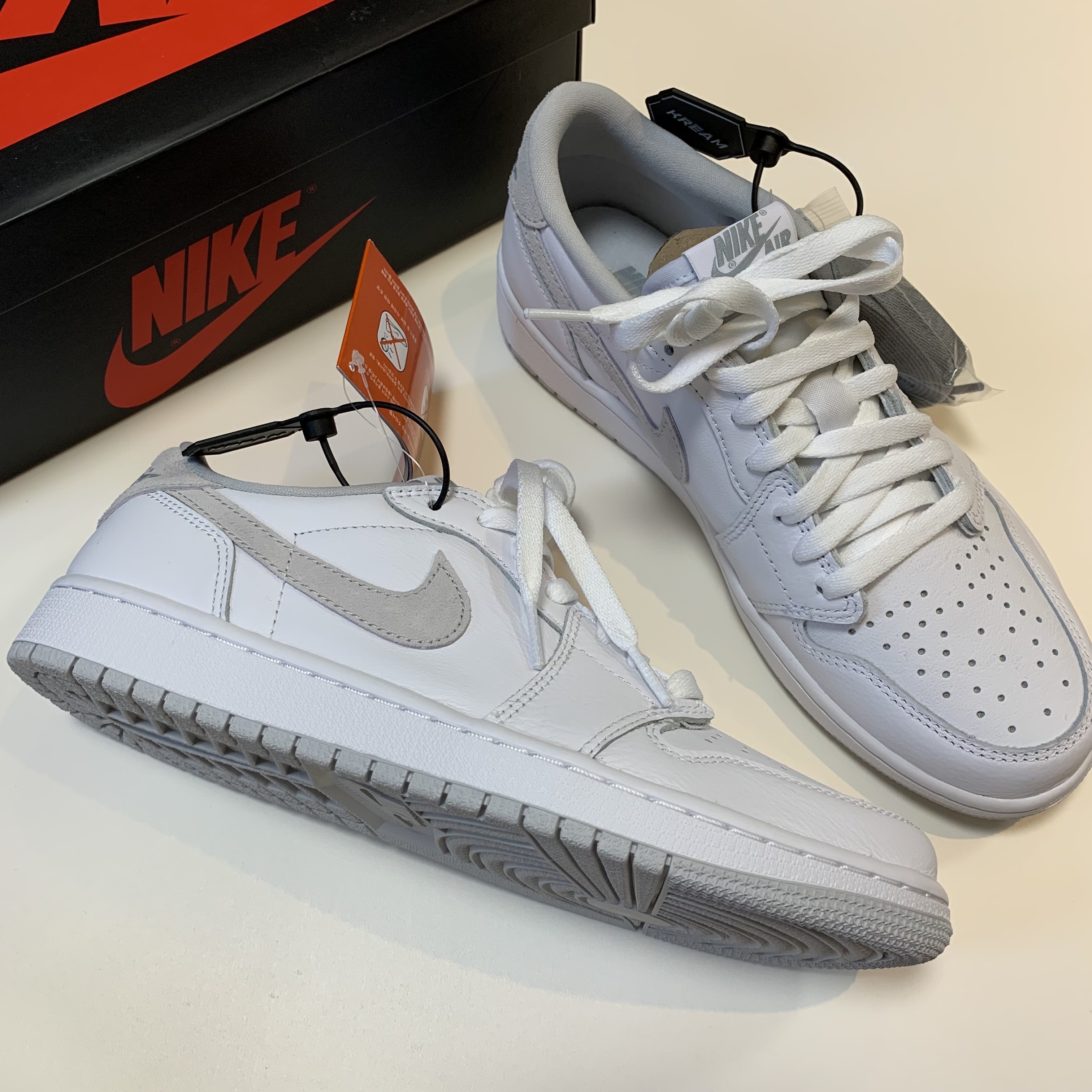 Jordan 1 Low OG Neutral Grey 착용 스타일