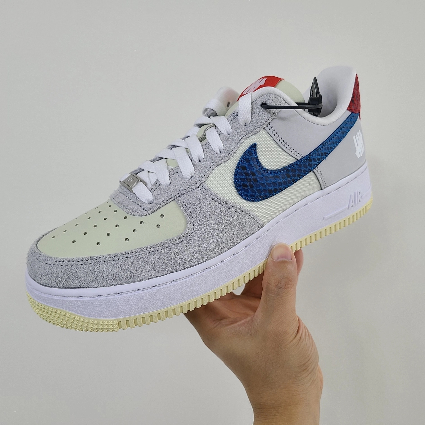 Nike x Undefeated Air Force 1 Low SP 5 On It 착용 스타일 - 1