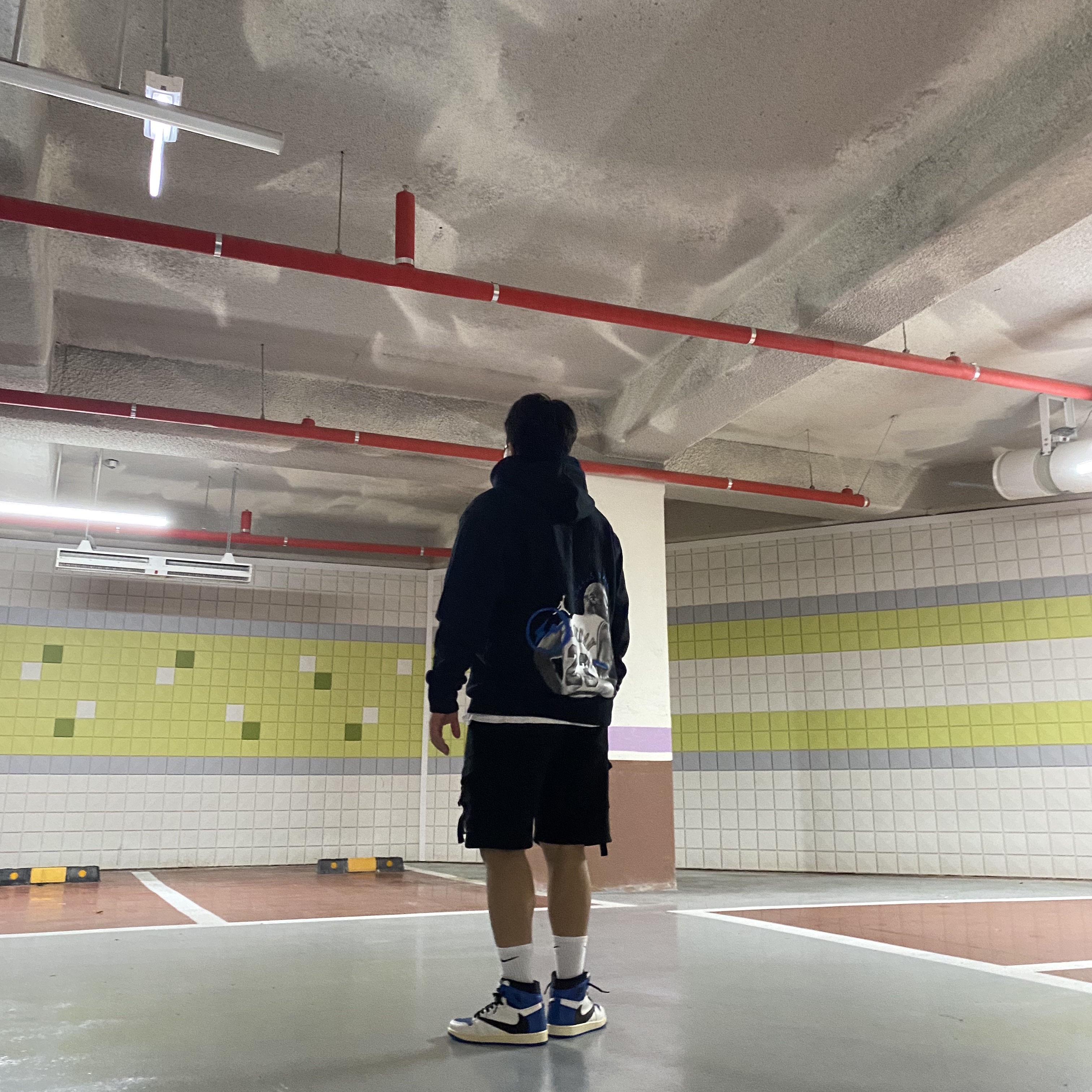 Jordan 1 x Travis Scott x Fragment Retro High OG SP Military Blue, Jordan x Travis Scott x Fragment Hoodie Black (DJ0615-010) 착용 스타일 - 2