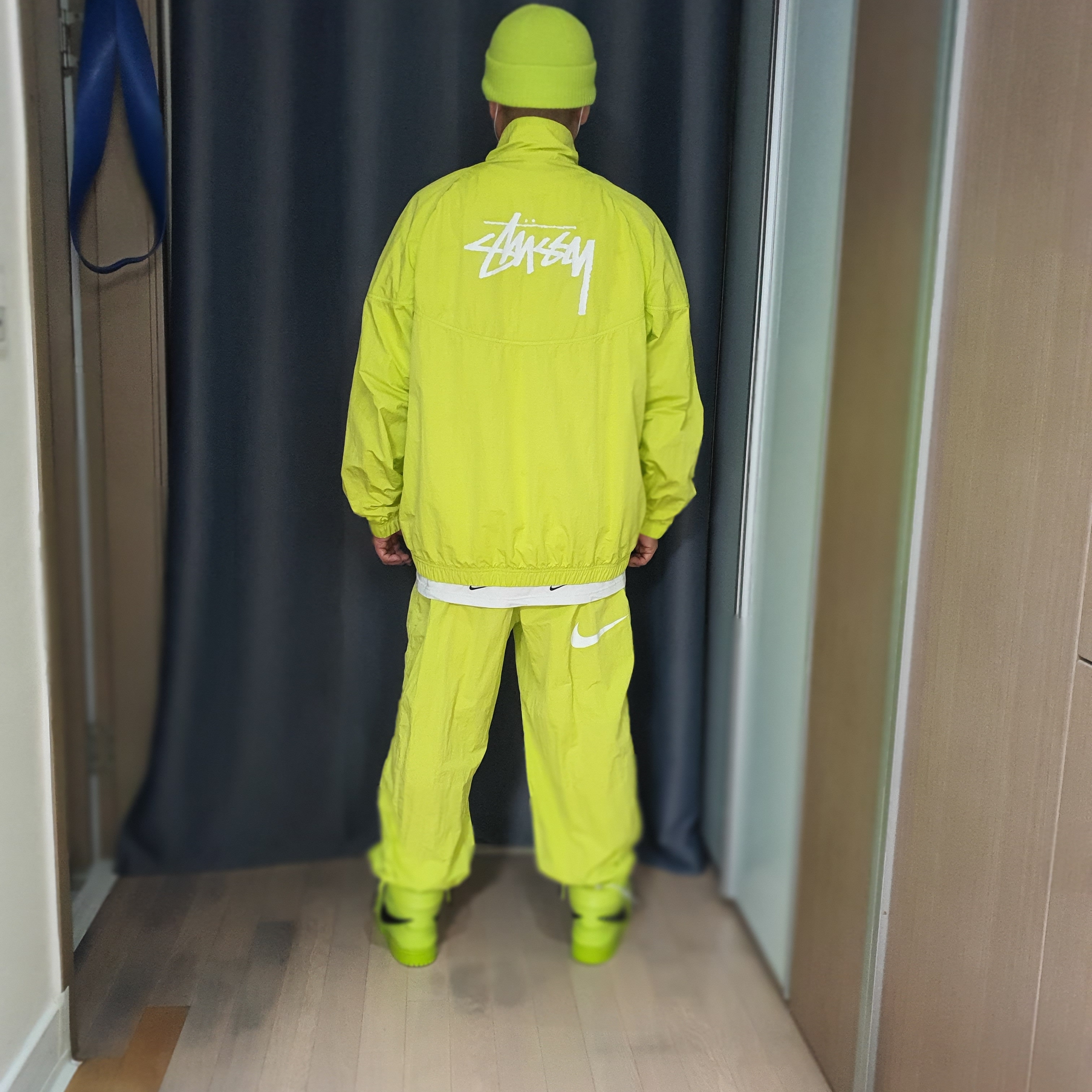 Nike x Stussy Windrunner Jacket Bright Cactus, Nike x Stussy Beach Pants Bright Cactus 착용 스타일 - 4