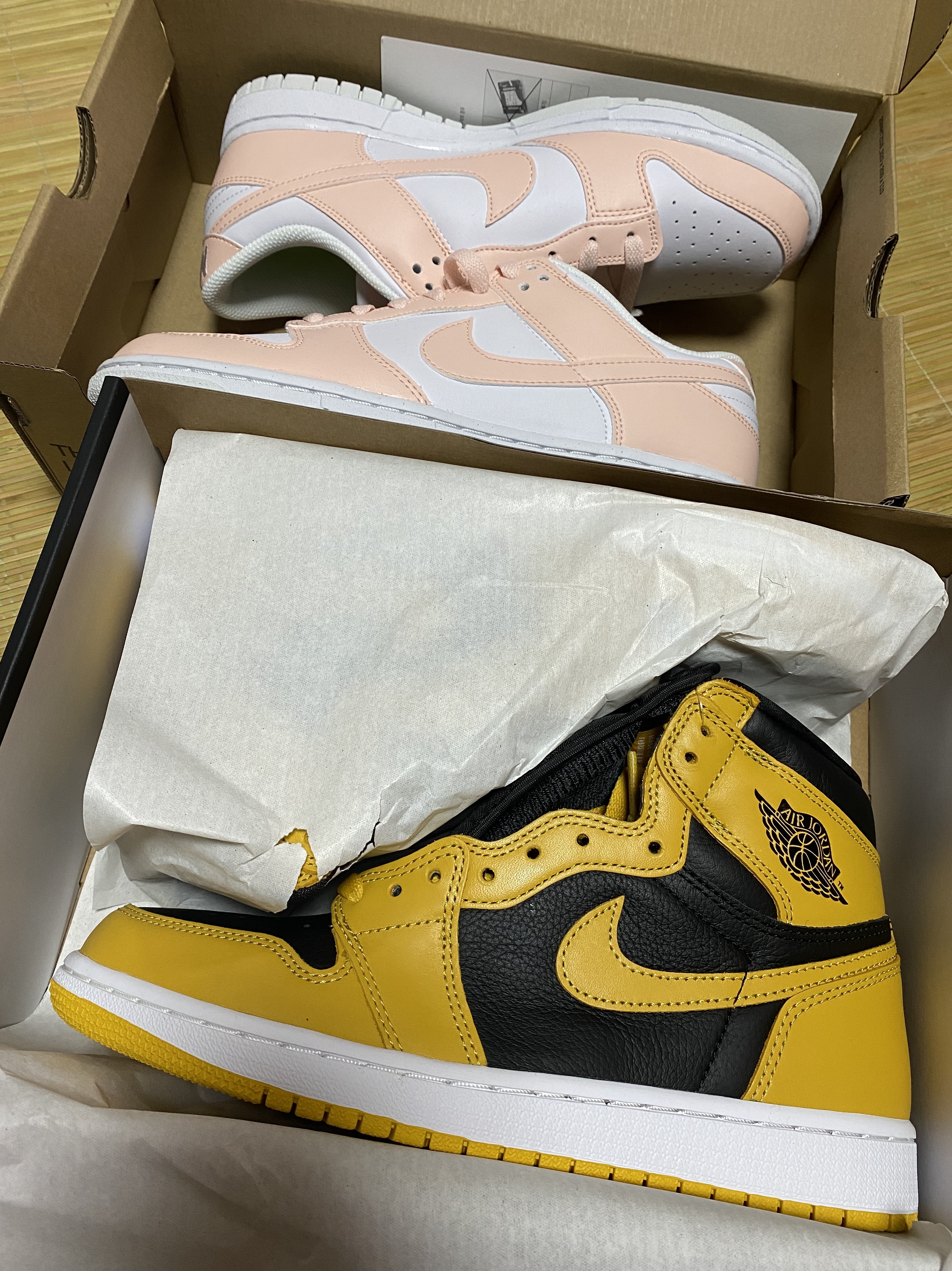 (W) Nike Dunk Low Next Nature Pale Coral, Jordan 1 Retro High OG Pollen 착용 스타일 - 2