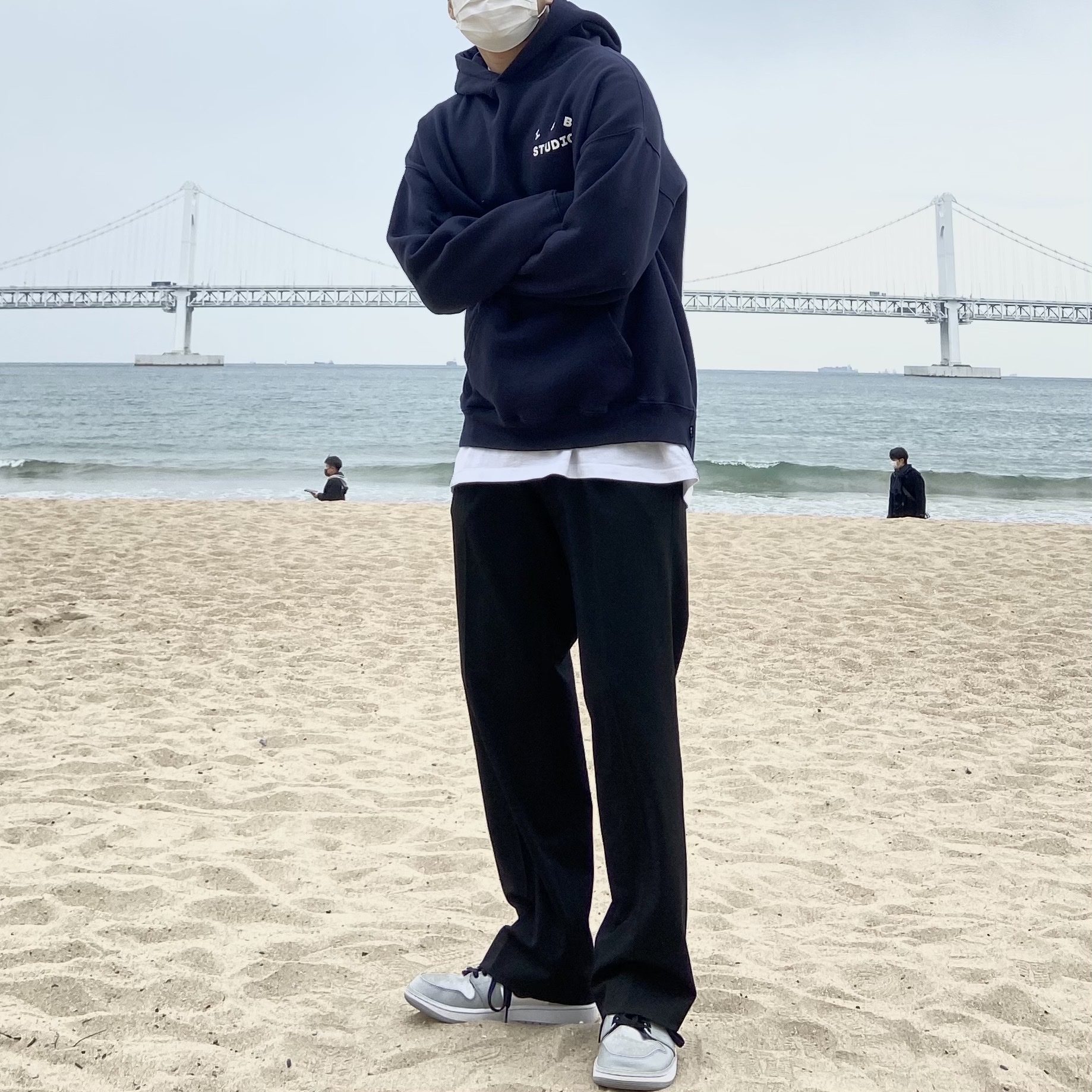 IAB Studio Hoodie Navy - 21SS, Jordan 1 Mid Light Smoke Grey 착용 스타일