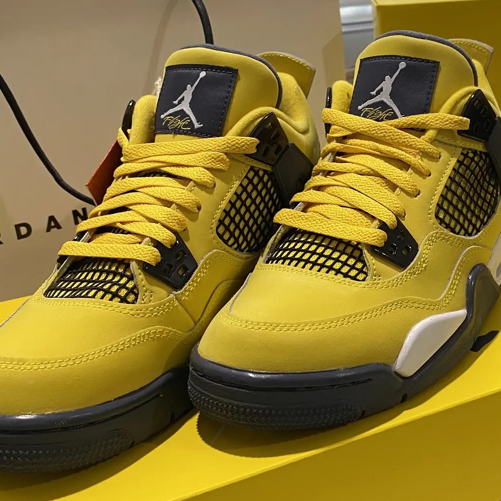 Jordan 4 Retro Tour Yellow 착용 스타일 - 2