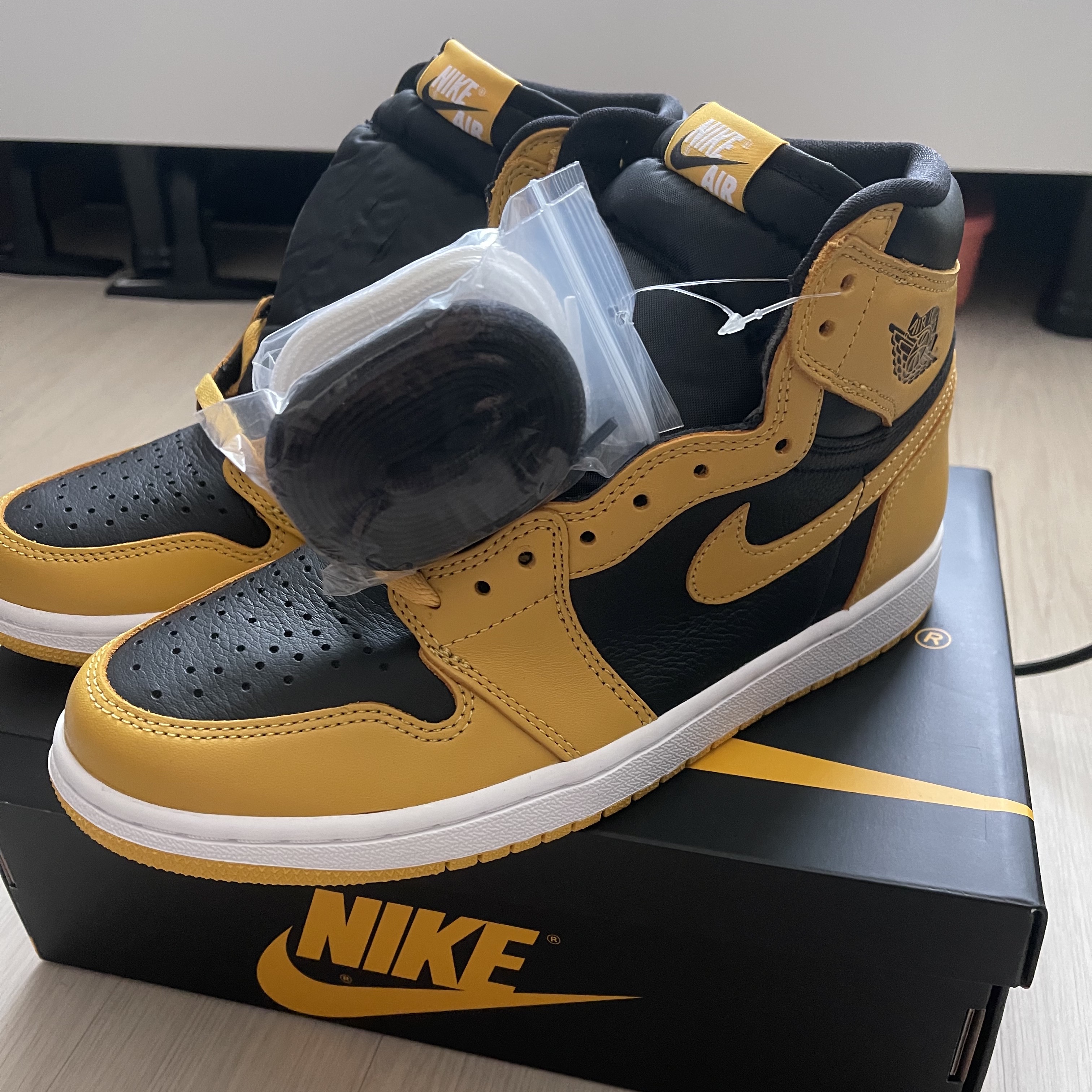 Jordan 1 Retro High OG Pollen 착용 스타일