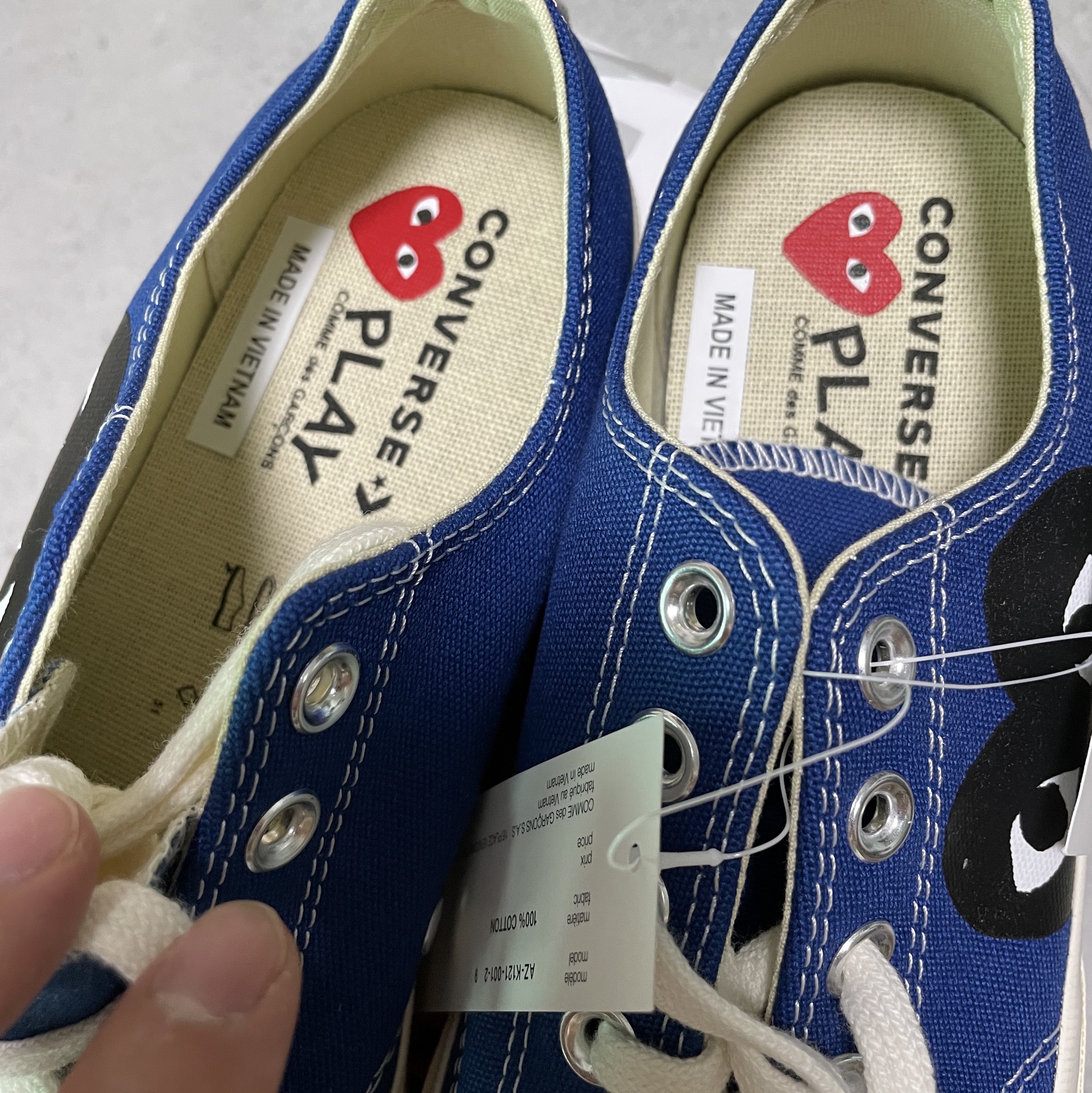 Converse x Play Comme des Garcons Chuck 70 Ox Blue Quartz 착용 스타일 - 3