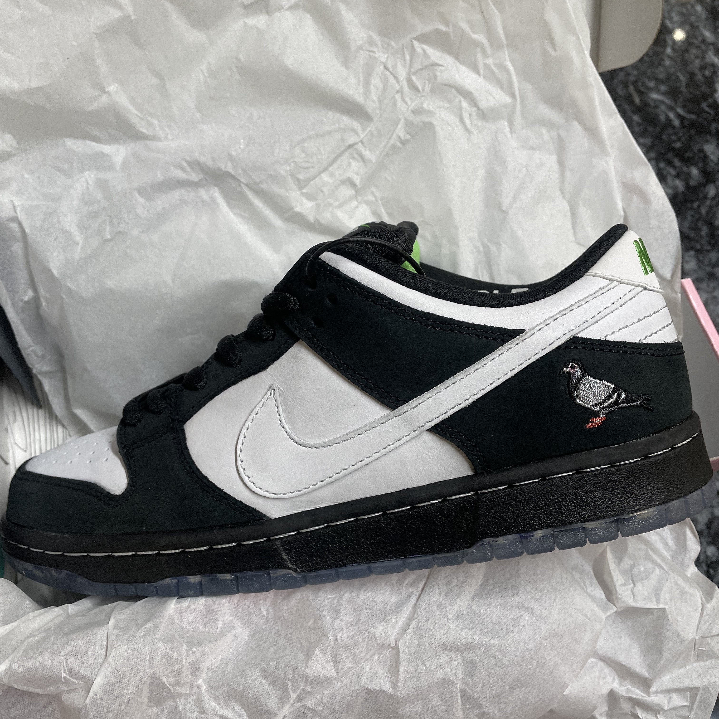 Nike x Staple SB Dunk Low Panda Pigeon 착용 스타일 - 2
