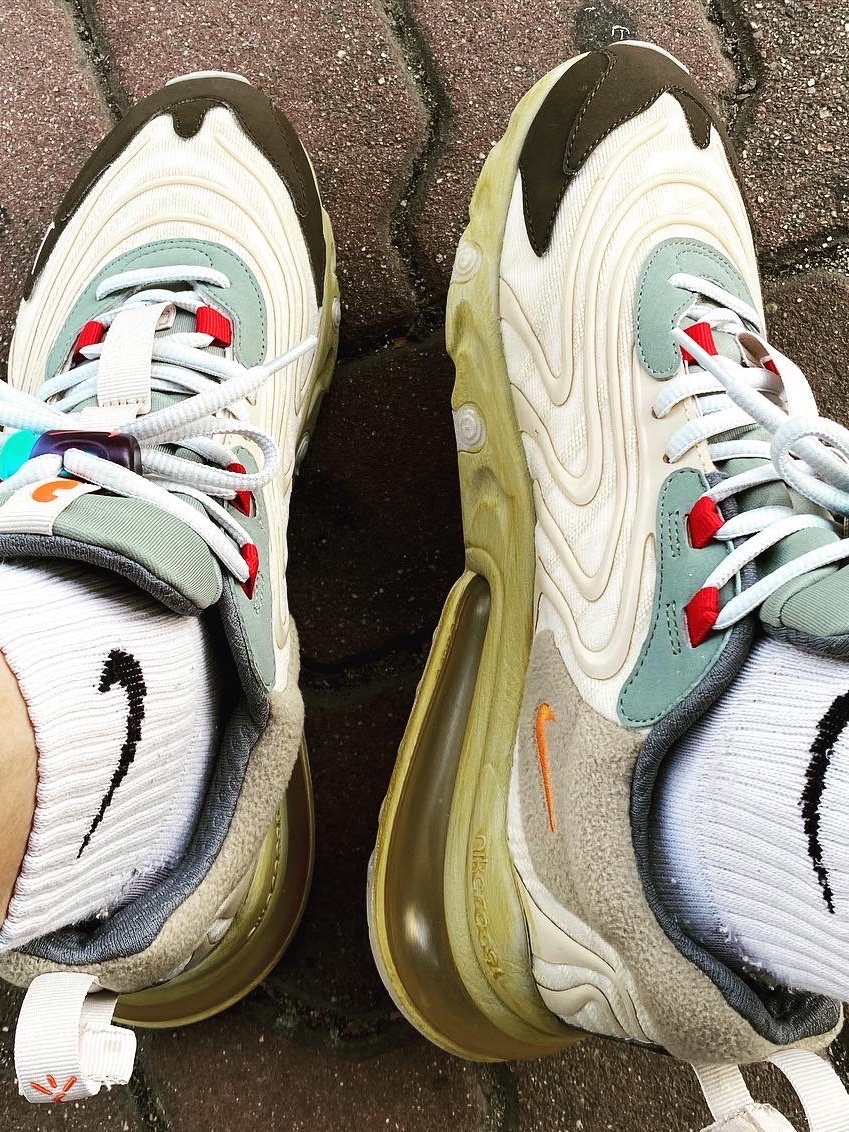 Nike x Travis Scott Air Max 270 React Cactus Trails, Nike x Travis Scott NRG AG T-Shirt Black 착용 스타일 - 1