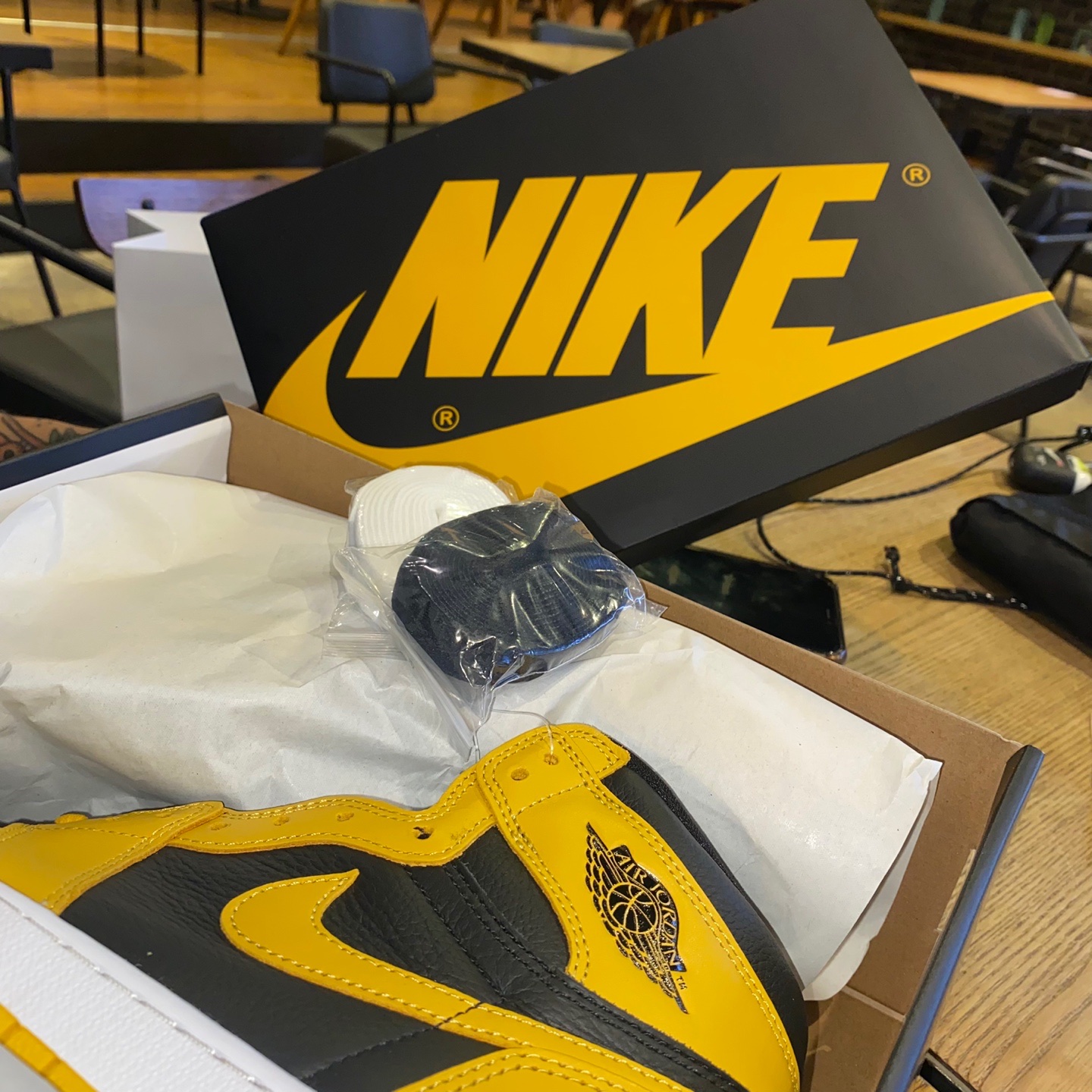 Jordan 1 Retro High OG Pollen 착용 스타일