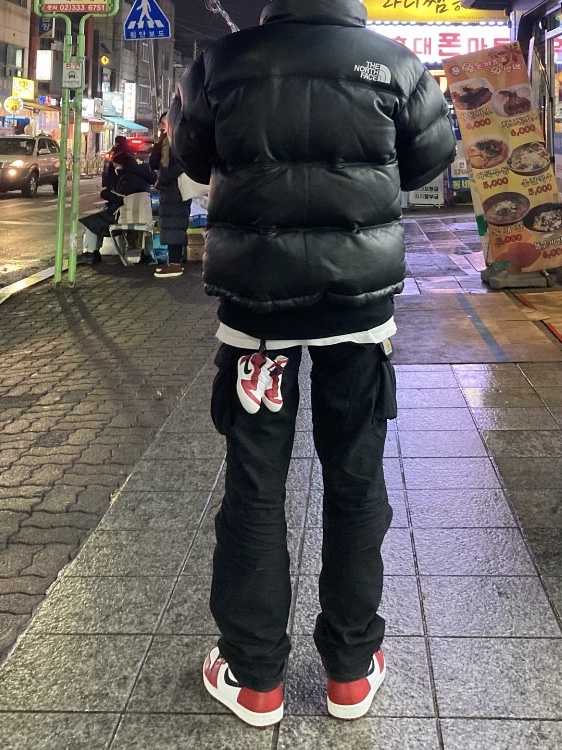 Jordan 1 Retro High OG Chicago 2015, Supreme x The North Face Leather Nuptse Jacket Black - 17FW 착용 스타일