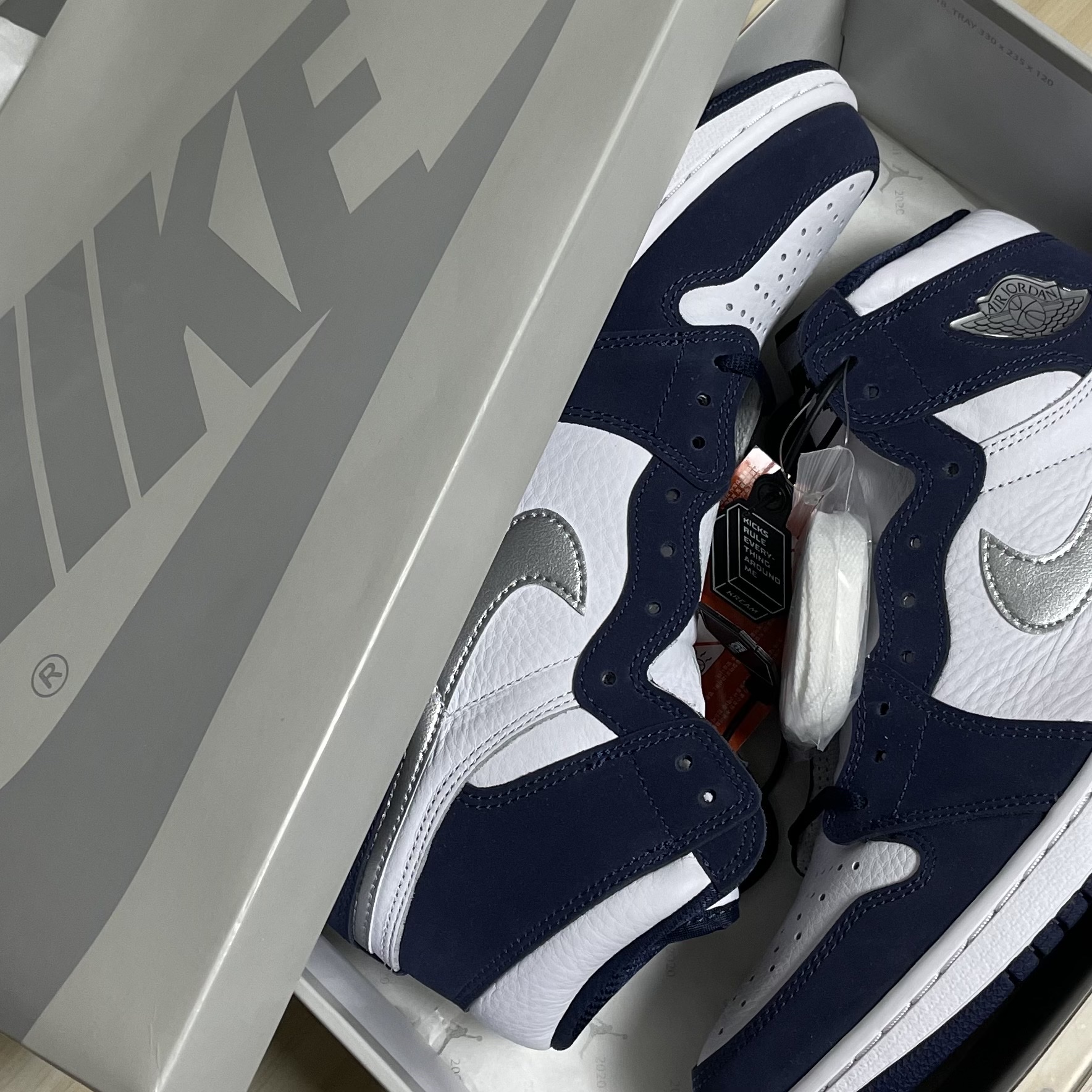 Jordan 1 Retro High OG CO.JP Midnight Navy 착용 스타일