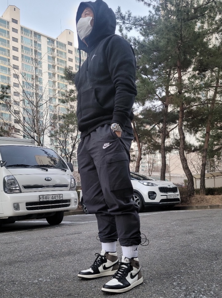 Jordan 1 Retro High OG Black Mocha 착용 스타일