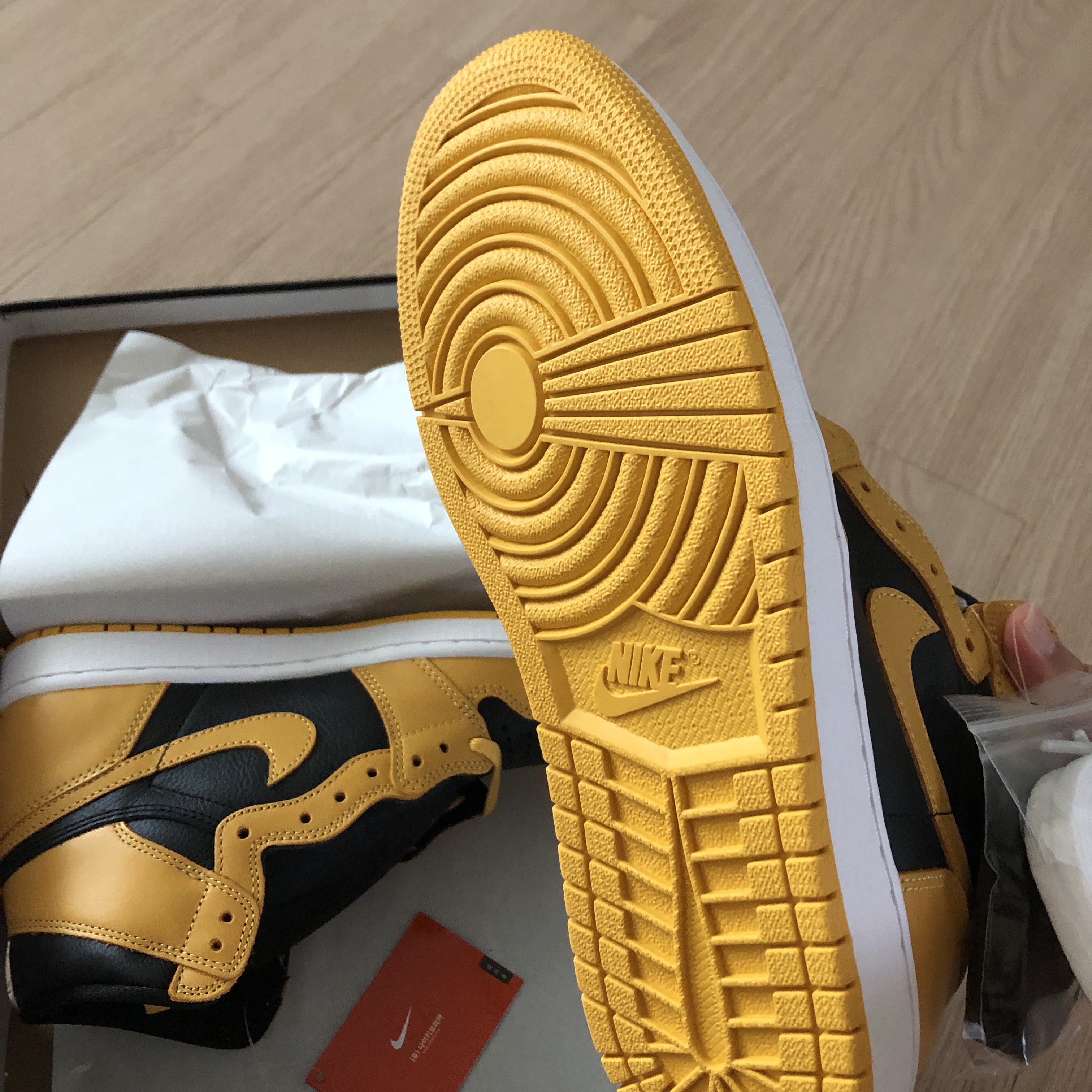 Jordan 1 Retro High OG Pollen 착용 스타일 - 3