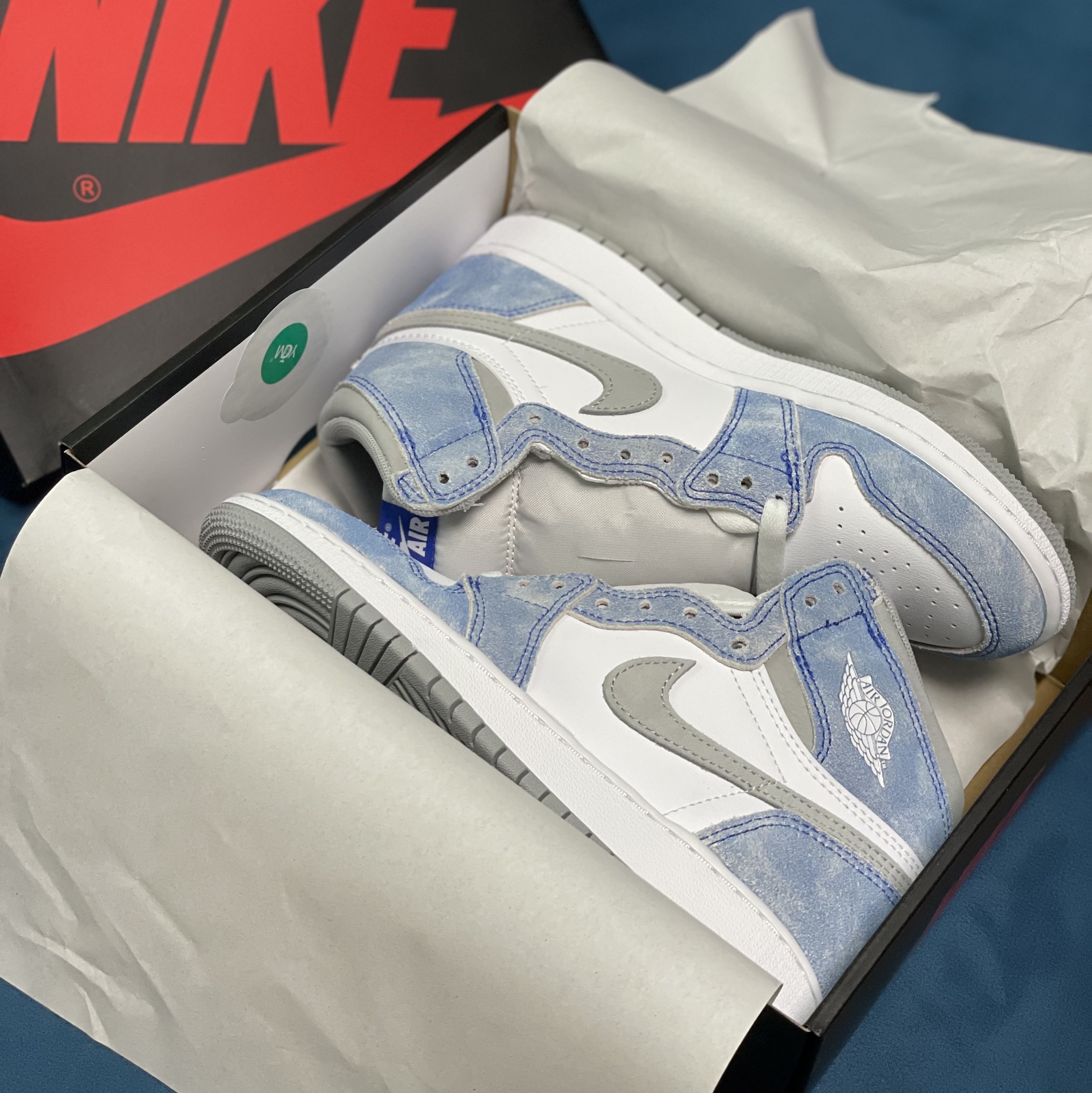 (GS) Jordan 1 Retro High OG Hyper Royal, Jordan 1 Retro High OG Hyper Royal 착용 스타일 - 1