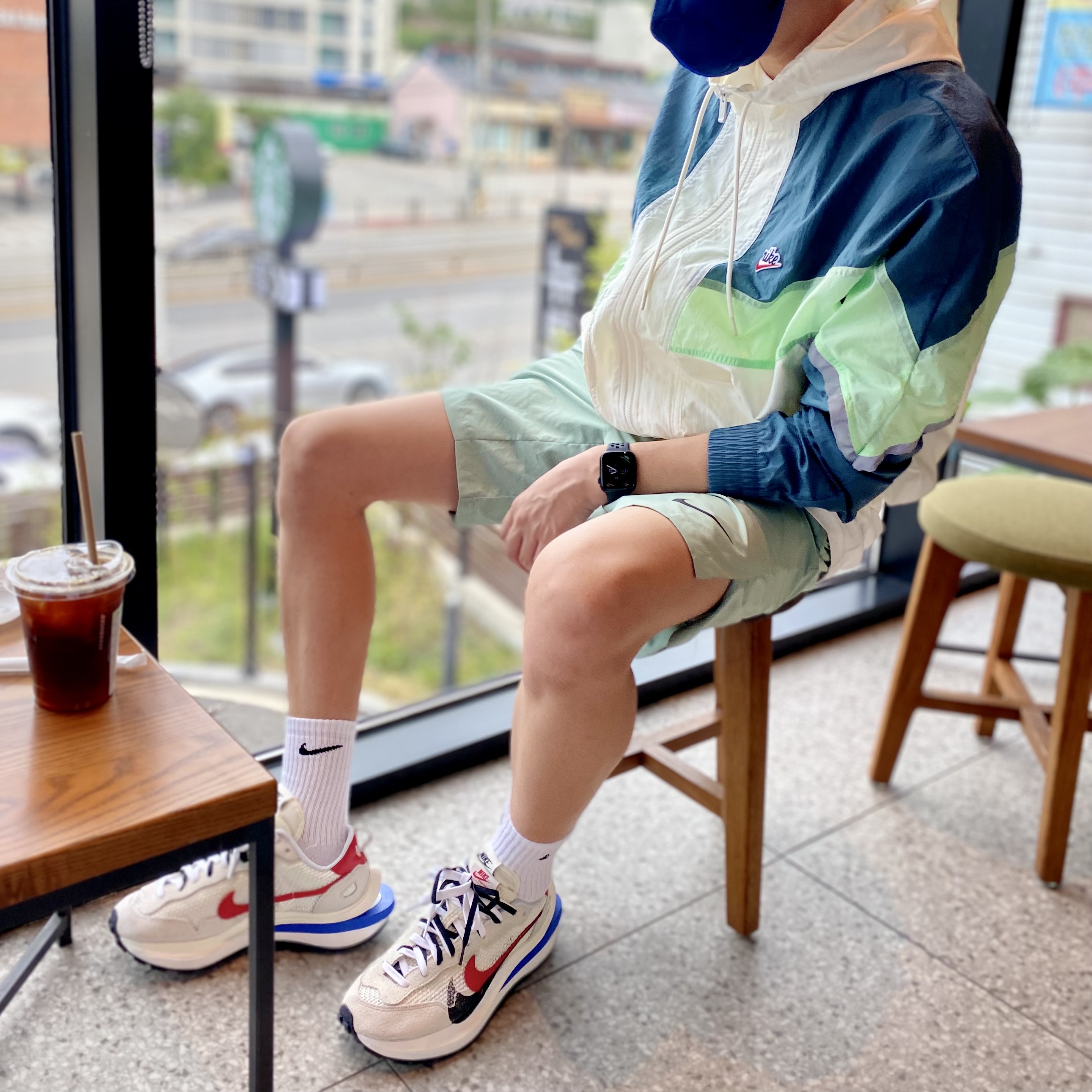 Nike x Sacai VaporWaffle Royal Fuchsia 착용 스타일 - 2