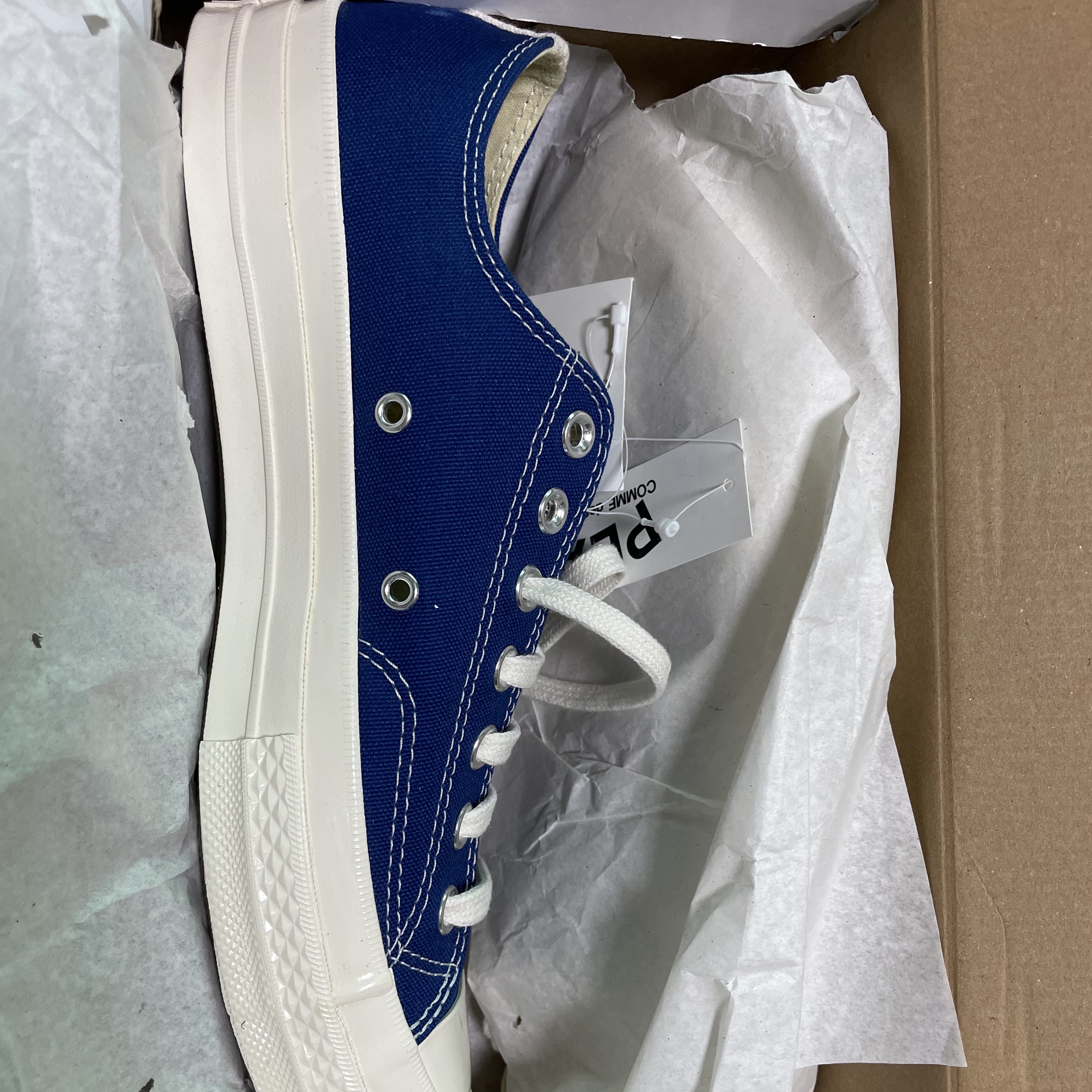 Converse x Play Comme des Garcons Chuck 70 Ox Blue Quartz 착용 스타일 - 4