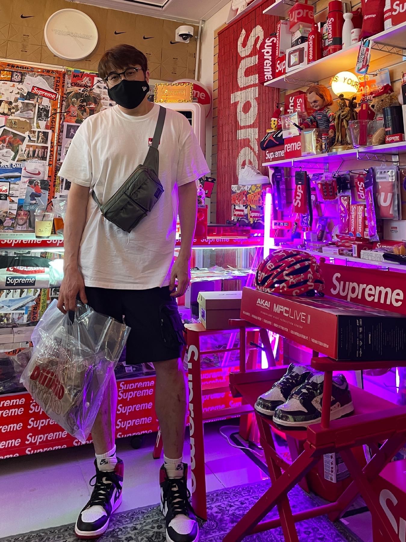 Jordan 1 Retro Black Toe 2013, Nike ACG Cargo Shorts Black - Asia 착용 스타일
