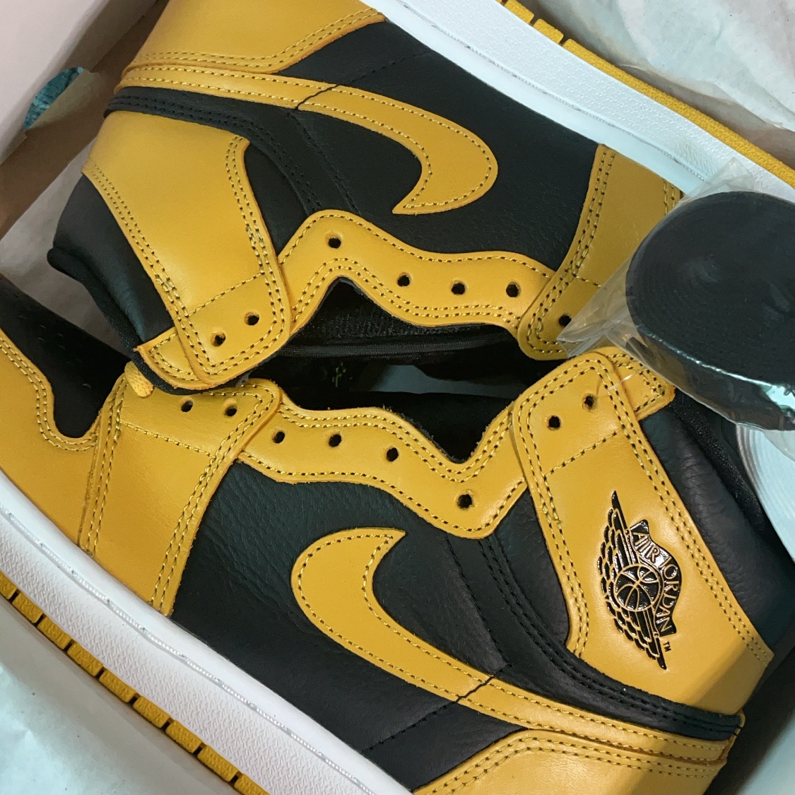 Jordan 1 Retro High OG Pollen 착용 스타일