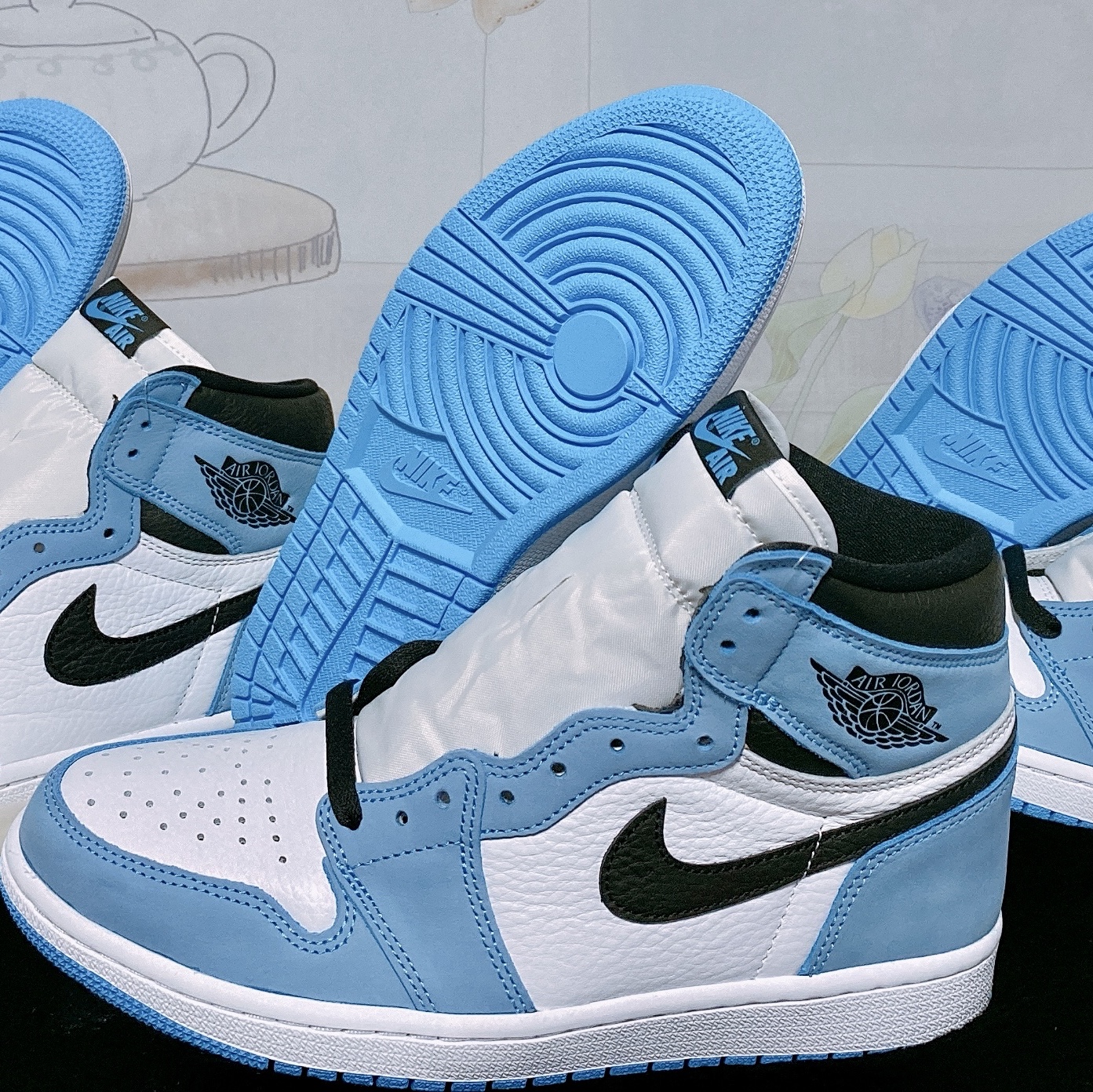 Jordan 1 Retro High OG University Blue 착용 스타일