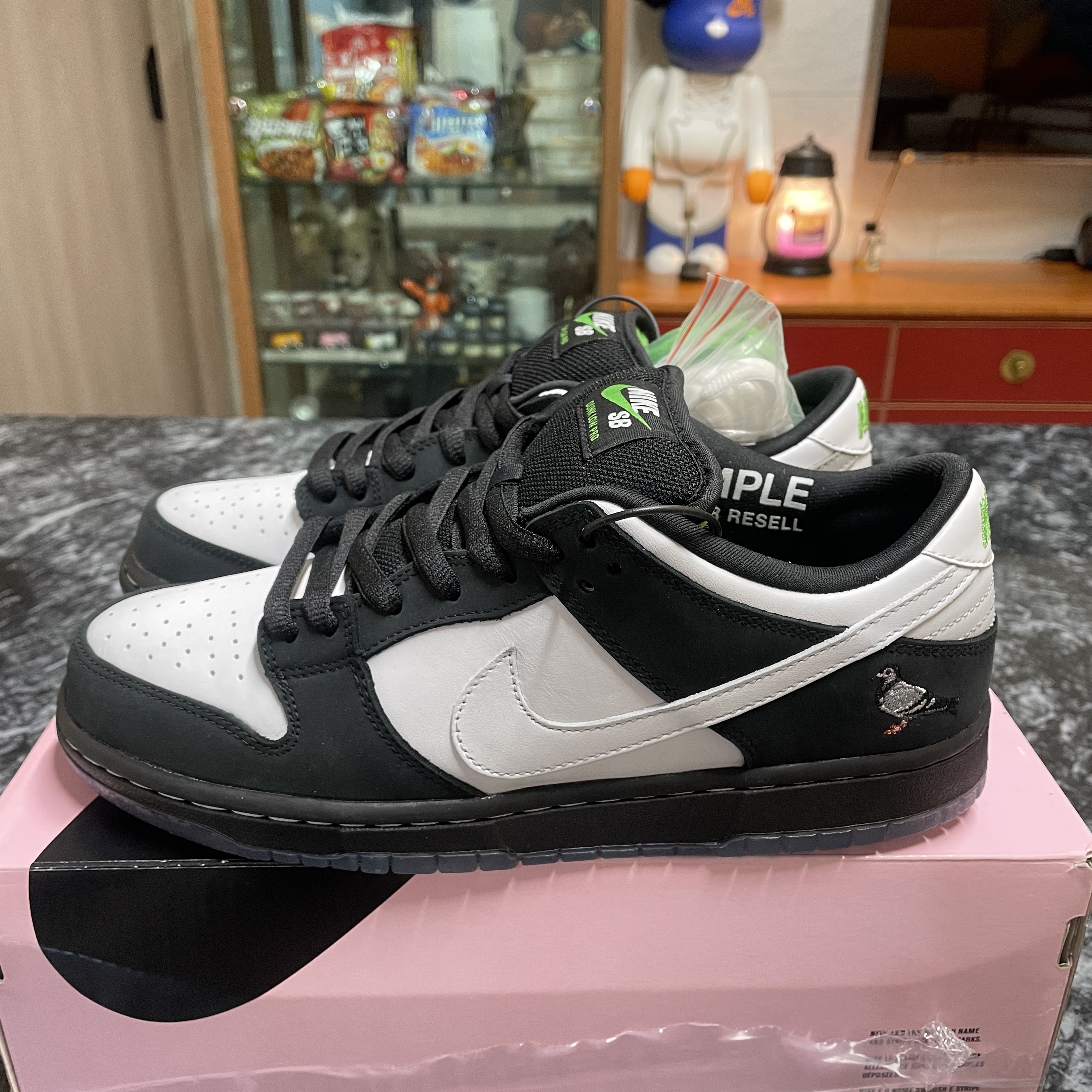 Nike x Staple SB Dunk Low Panda Pigeon 착용 스타일 - 3