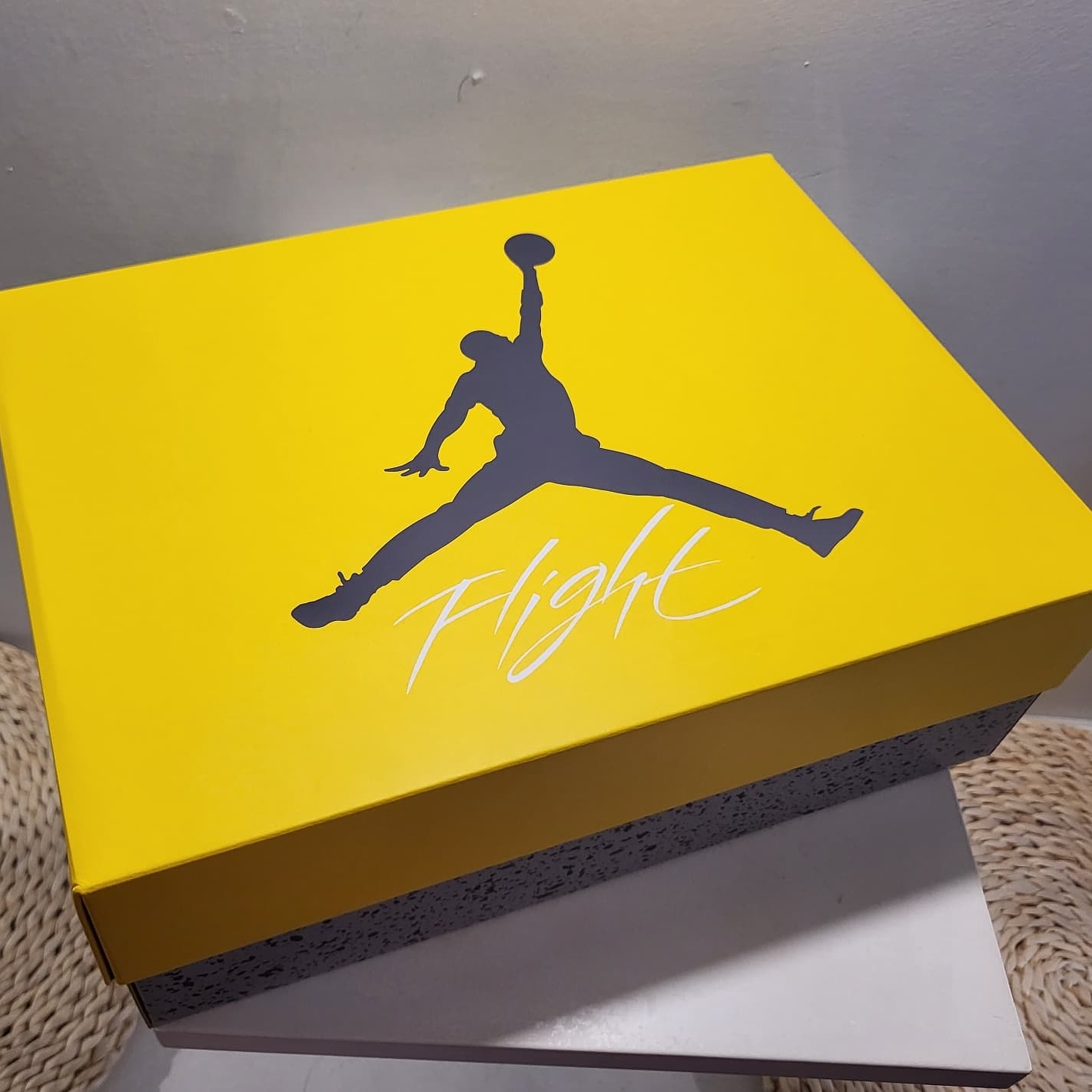 Jordan 4 Retro Tour Yellow, Jordan 4 Retro OG Fire Red 2020 착용 스타일 - 2