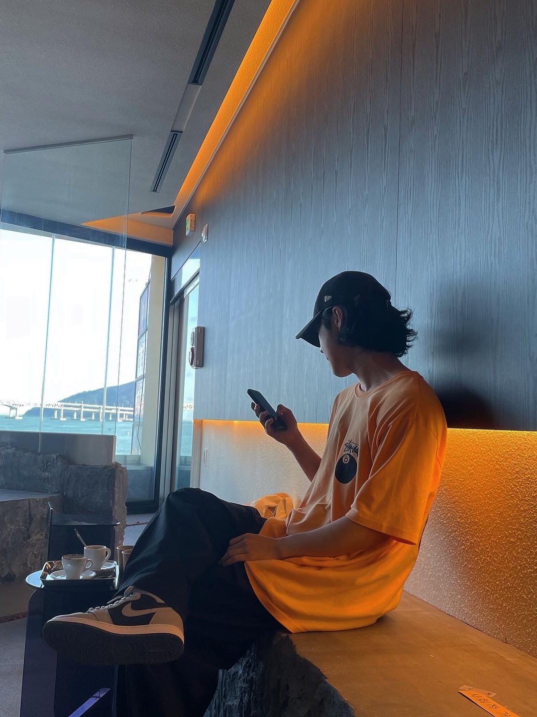 Stussy 8 Ball T-Shirt Peach - 21SS, Jordan 1 Retro High OG Shadow 2.0 착용 스타일 - 2