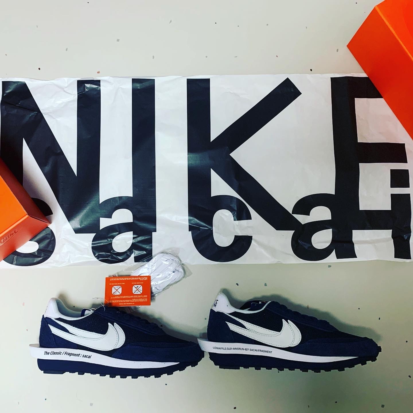 Nike x Sacai x Fragment LDWaffle Blackened Blue 착용 스타일 - 2