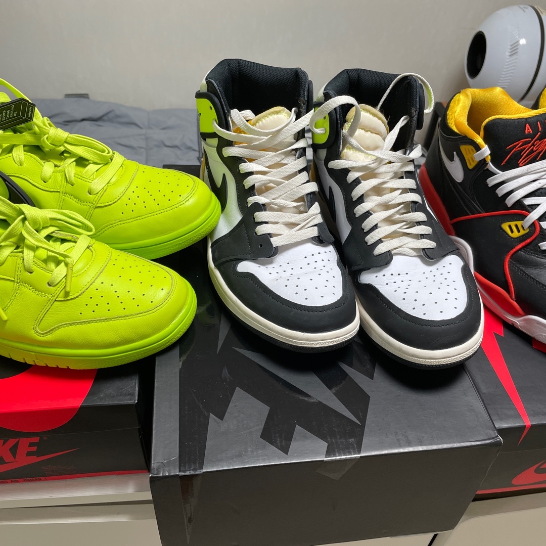 Nike x Ambush Dunk High Flash Lime, Jordan 1 Retro High OG Volt Gold 착용 스타일 - 1