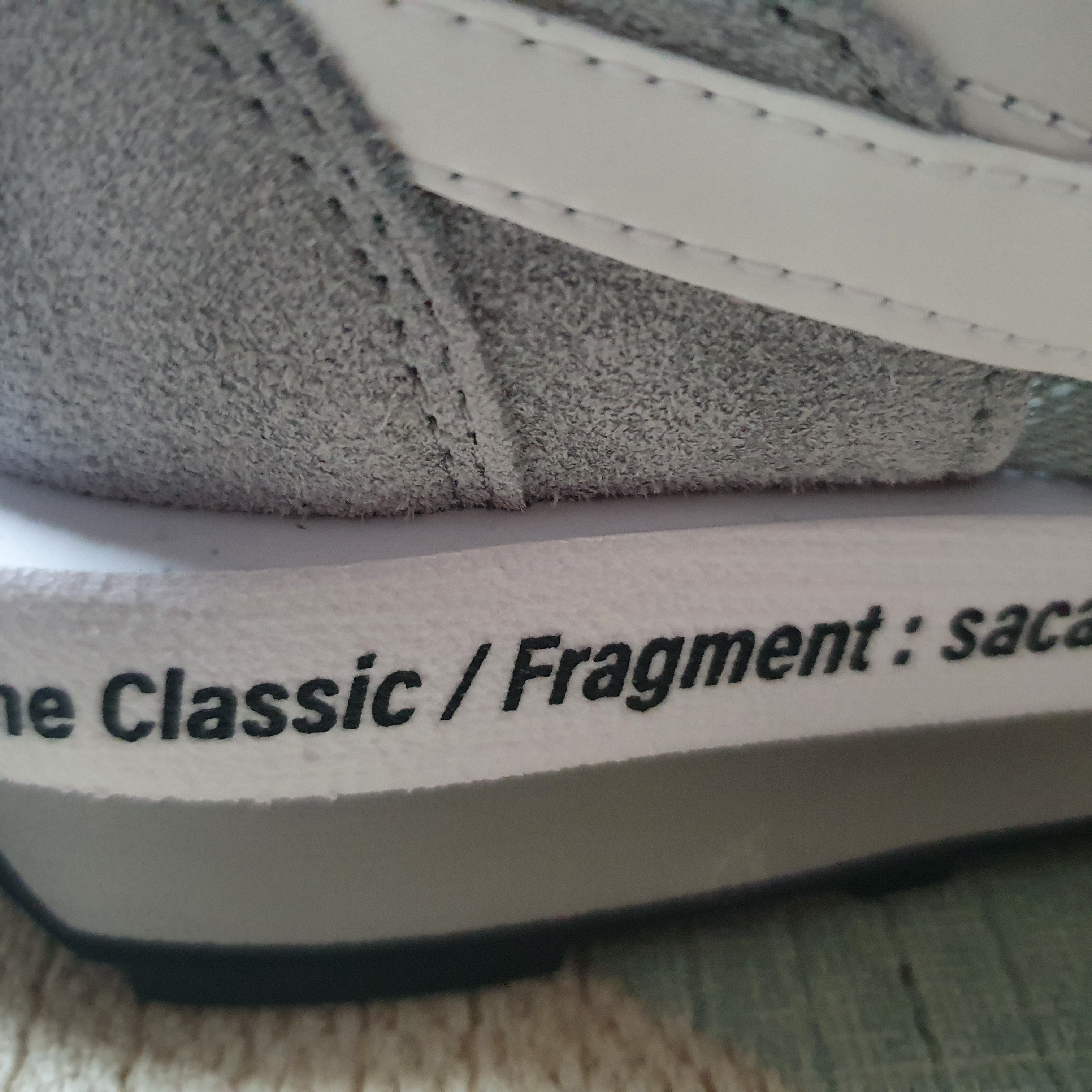 Nike x Sacai x Fragment LDWaffle Light Smoke Grey 착용 스타일 - 2