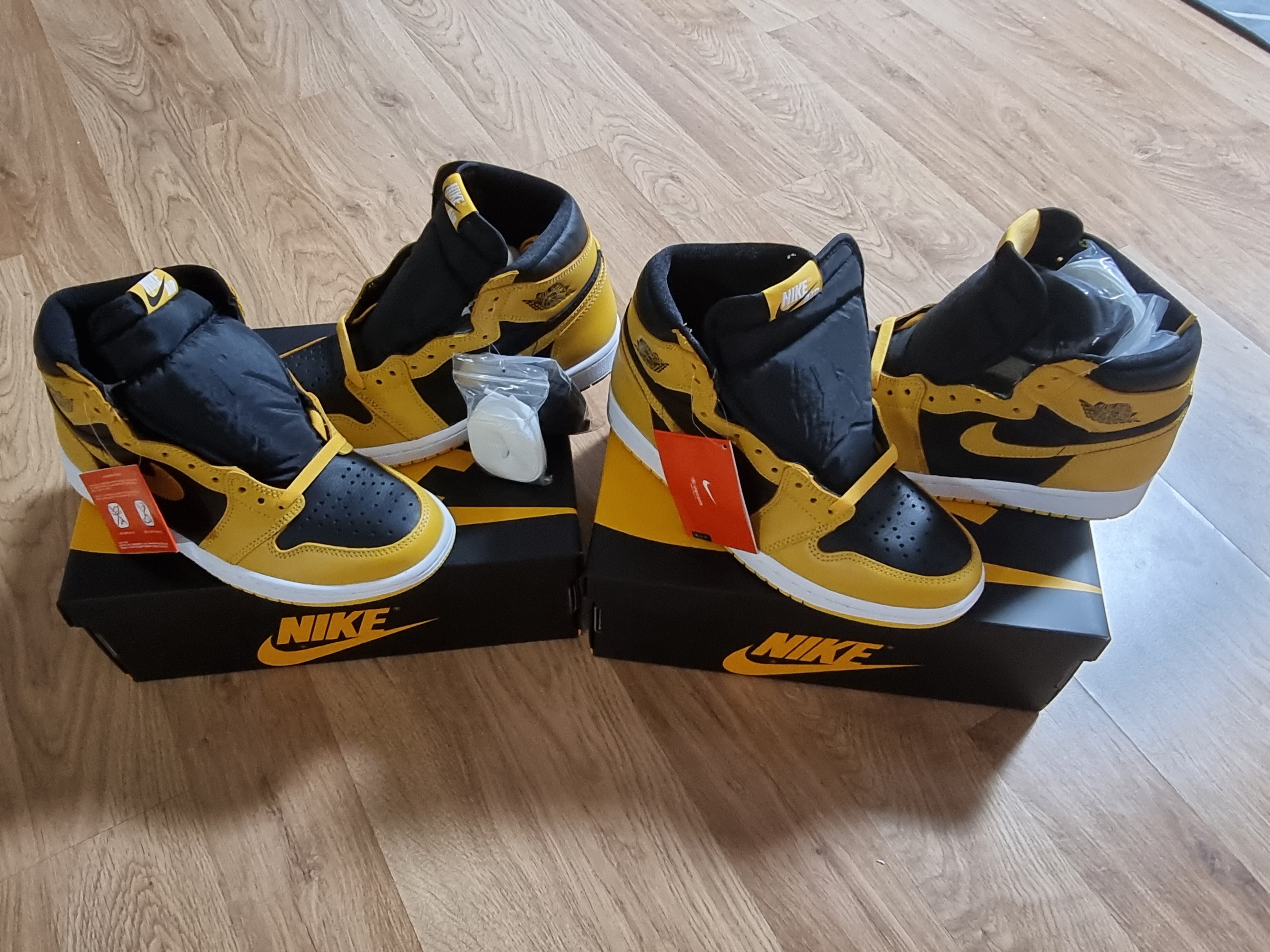 Jordan 1 Retro High OG Pollen, Jordan 1 Retro High OG Light Fusion Red 착용 스타일 - 2