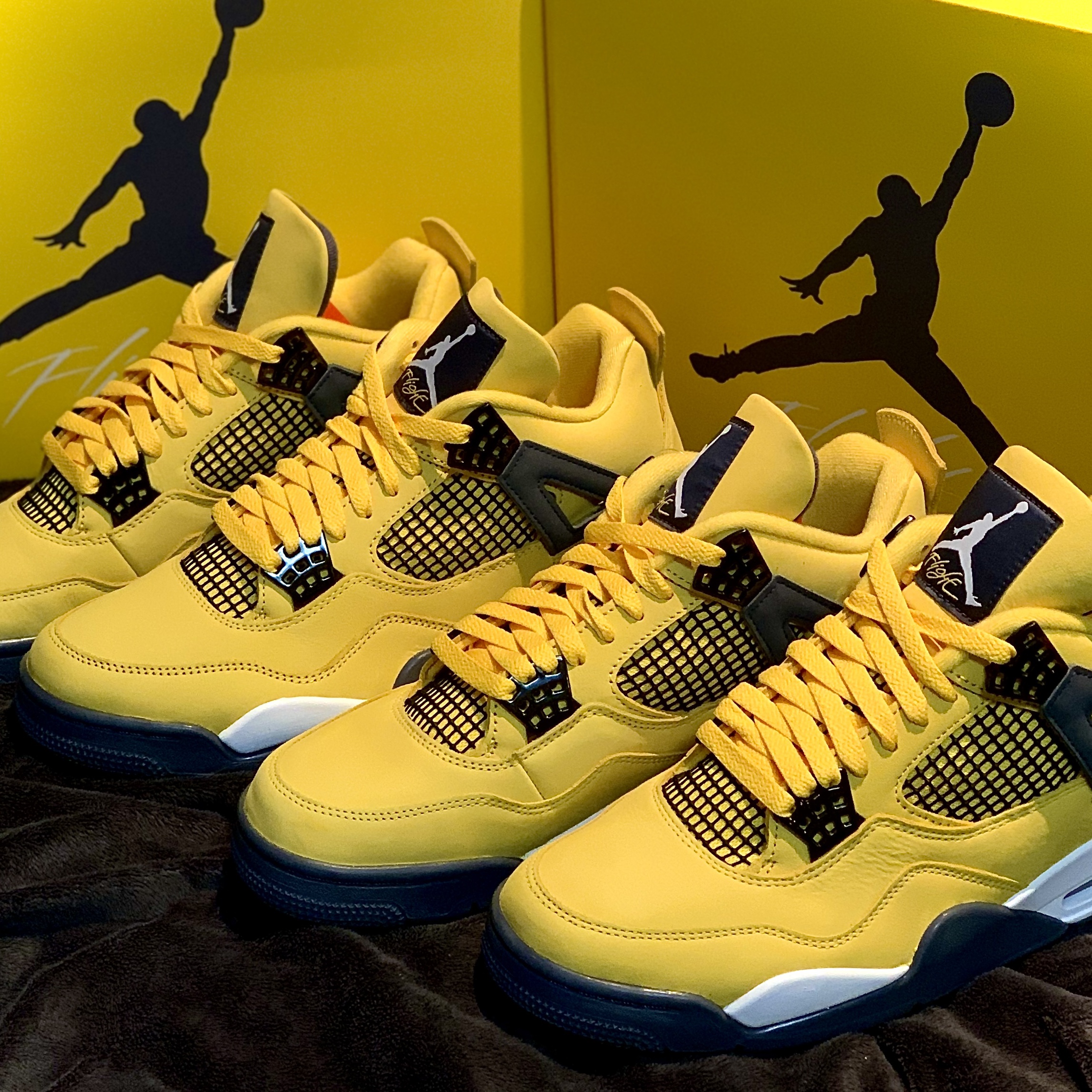 Jordan 4 Retro Tour Yellow 착용 스타일 - 4