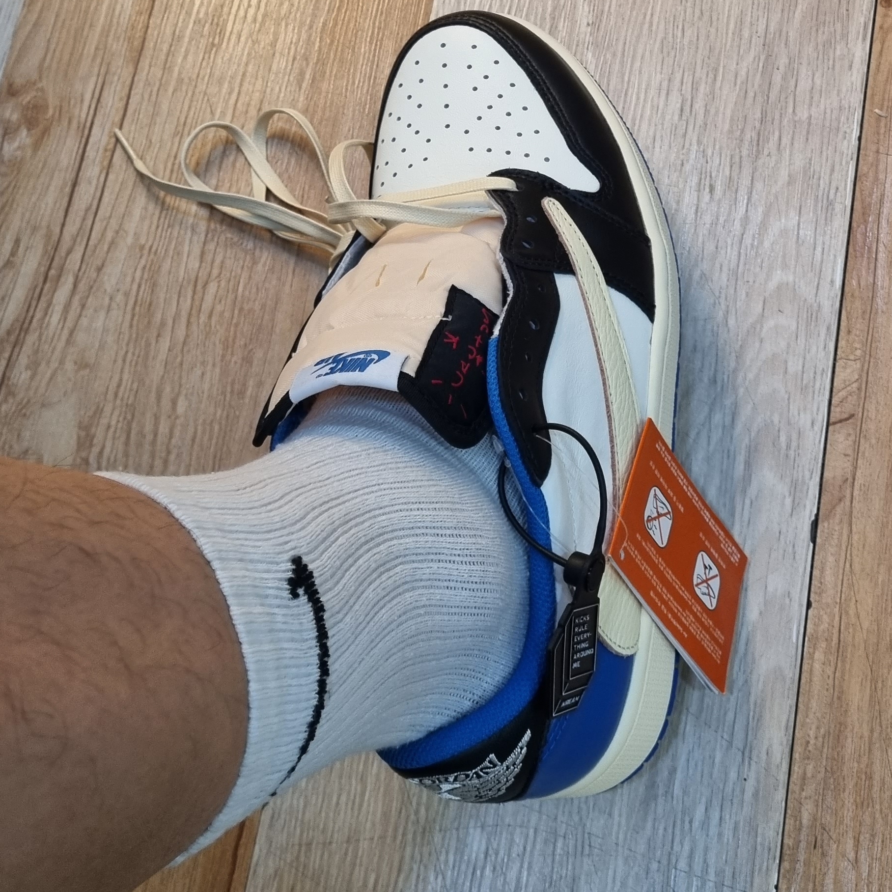 Jordan 1 x Travis Scott x Fragment Retro Low OG SP Military Blue 착용 스타일