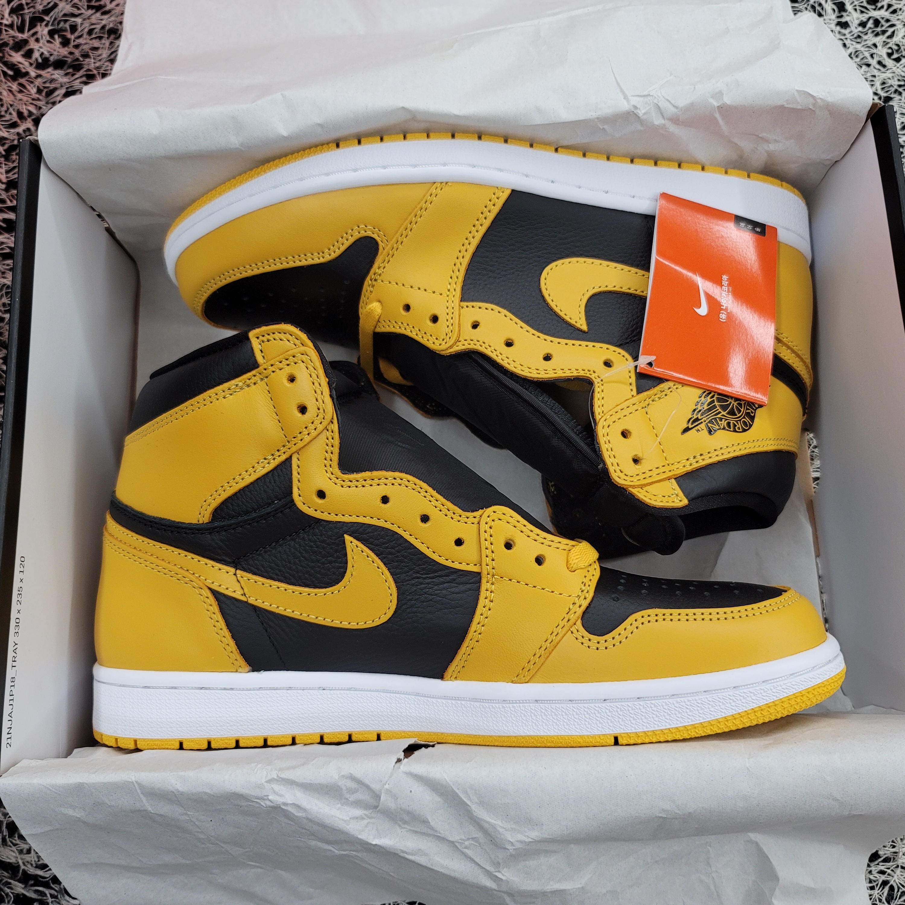 Jordan 1 Retro High OG Pollen 착용 스타일