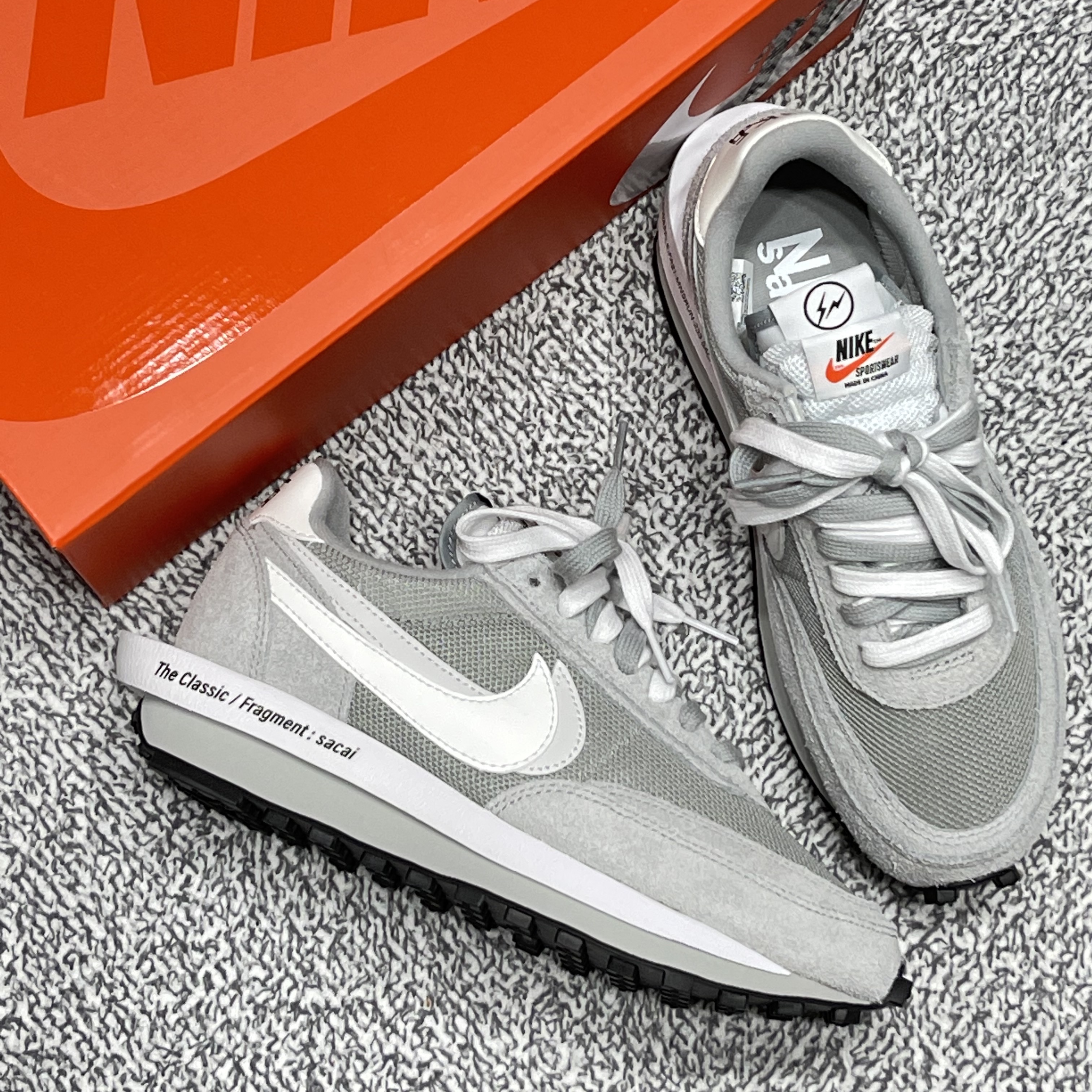 Nike x Sacai x Fragment LDWaffle Light Smoke Grey, Nike x Undefeated Air Force 1 Low SP 5 On It 착용 스타일 - 3